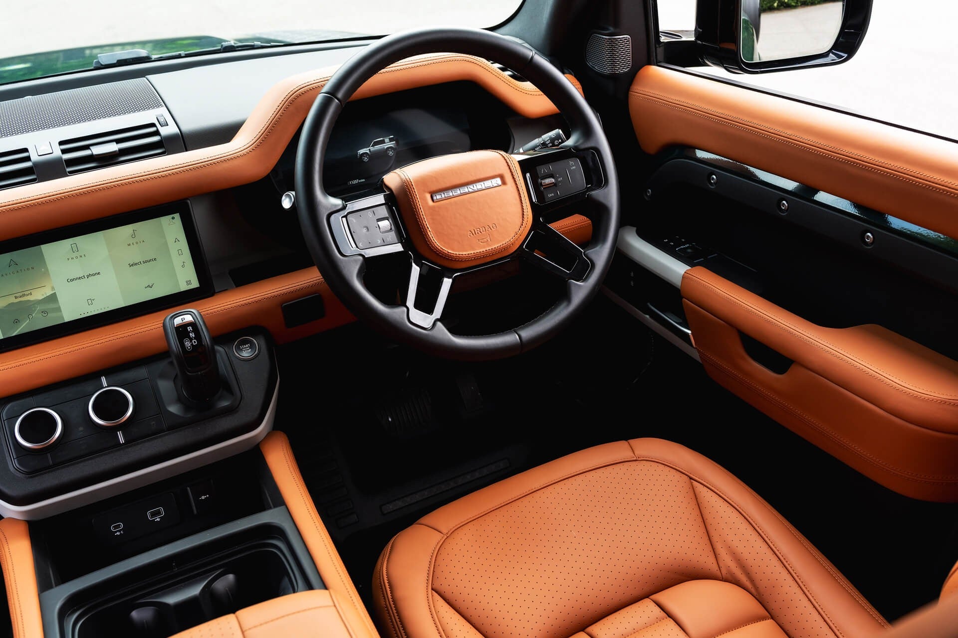 Land Rover Defender 90 P300SE - Heritage Gallery Image