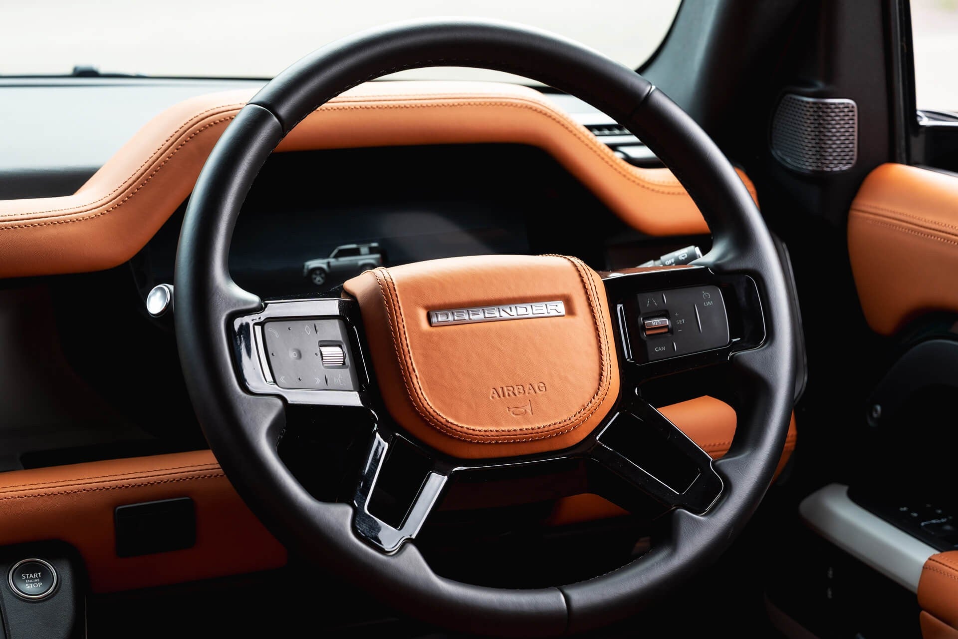 Land Rover Defender 90 P300SE - Heritage Gallery Image