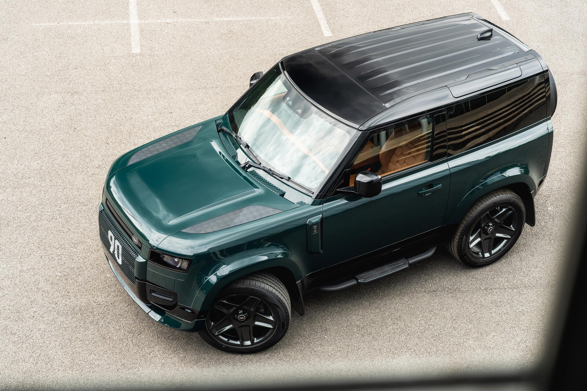 Land Rover Defender 90 P300SE - Heritage Gallery Image