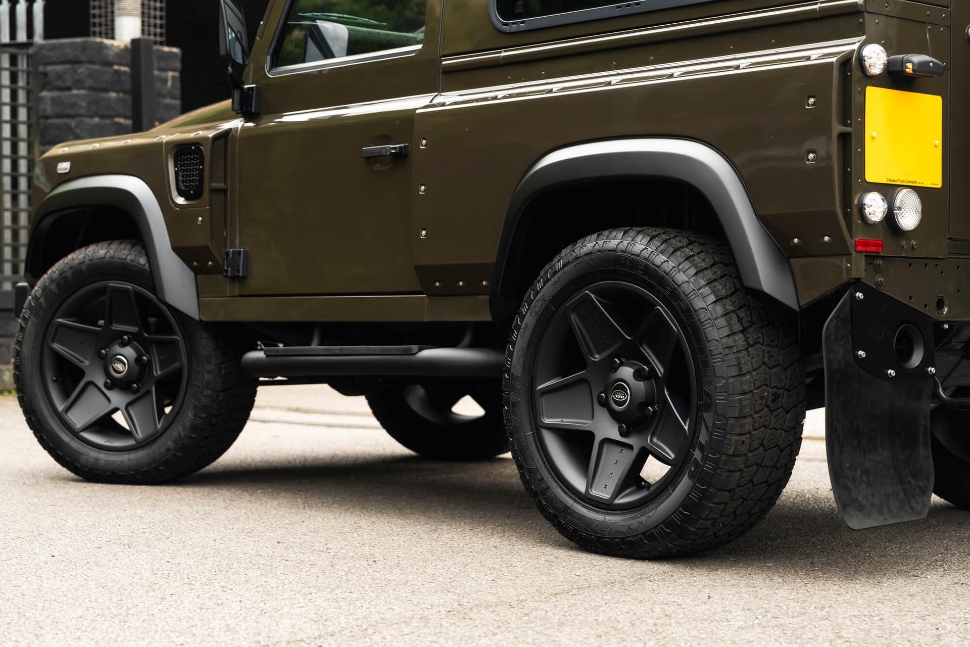 Land Rover Defender 90 2.2TDCi Gallery Image