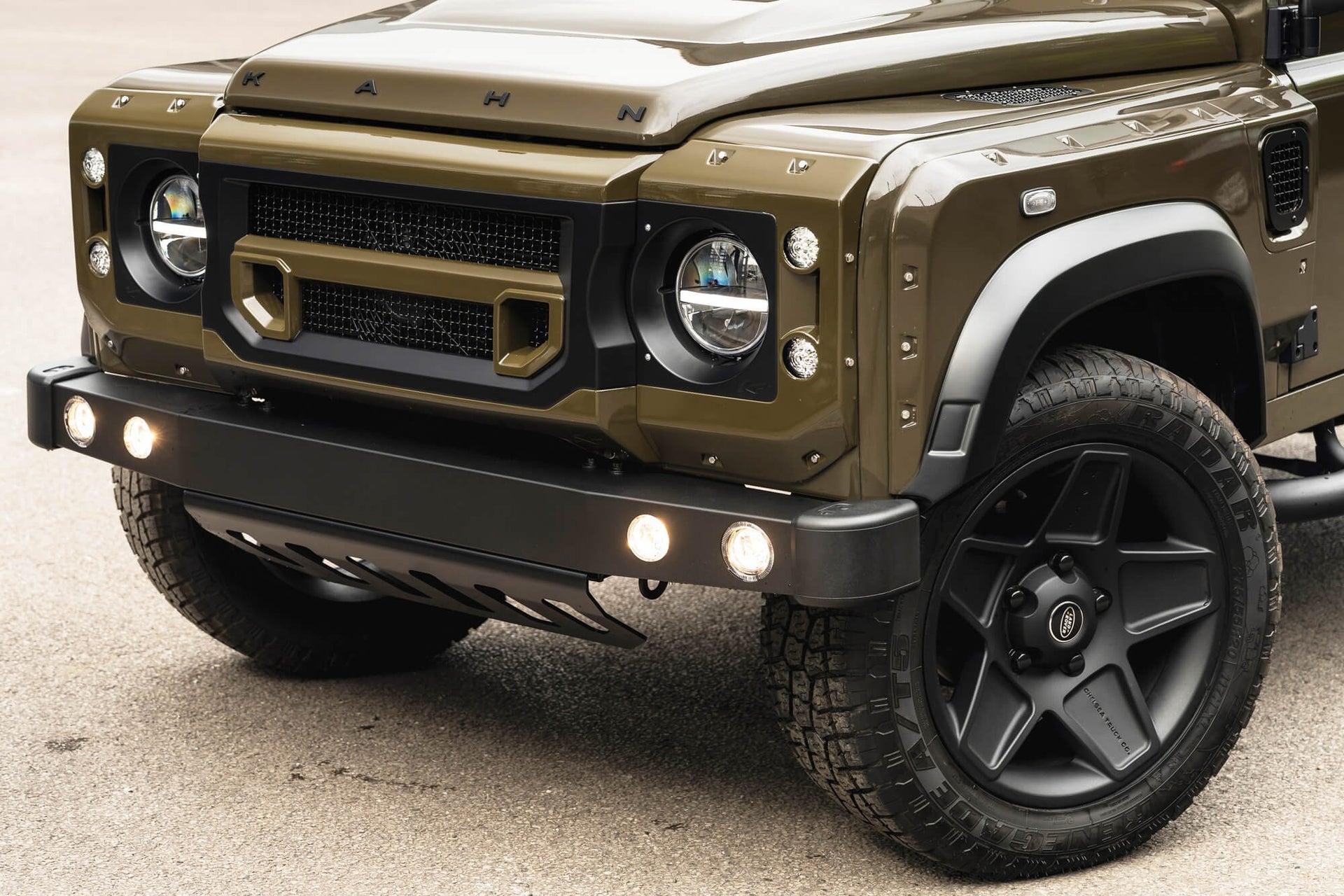 Land Rover Defender 90 2.2TDCi Gallery Image