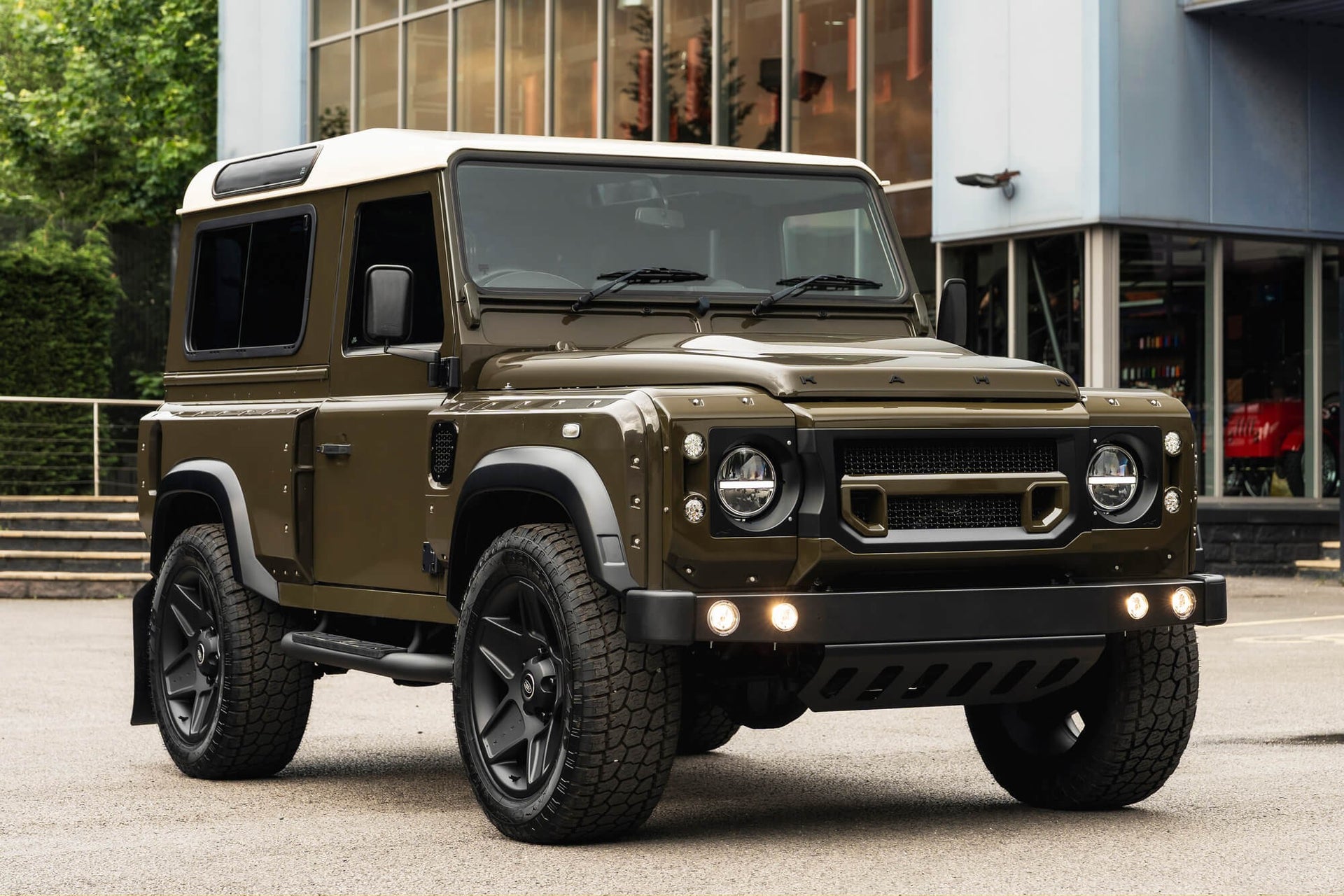 Land Rover Defender 90 2.2TDCi Gallery Image