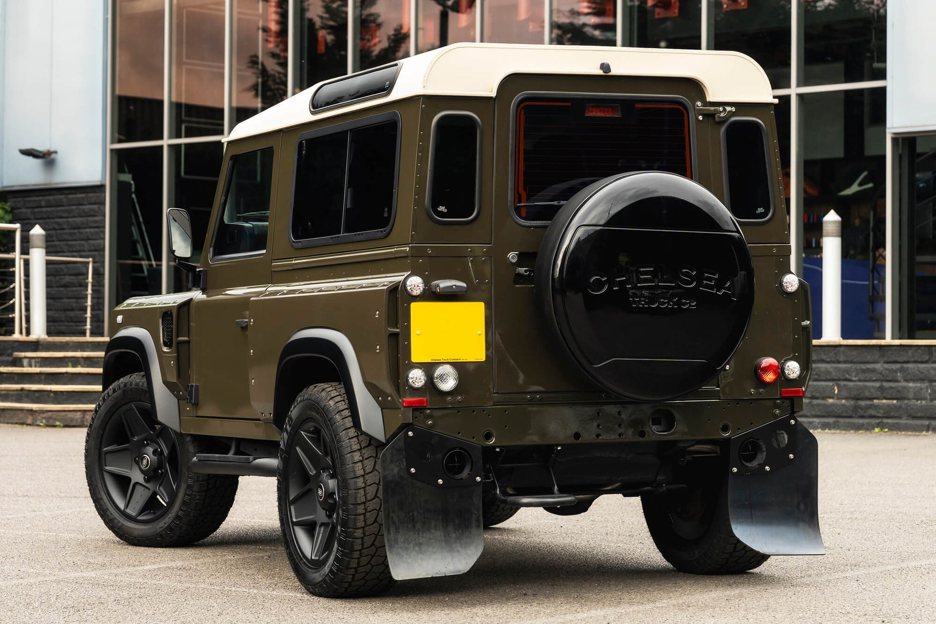 Land Rover Defender 90 2.2TDCi Gallery Image