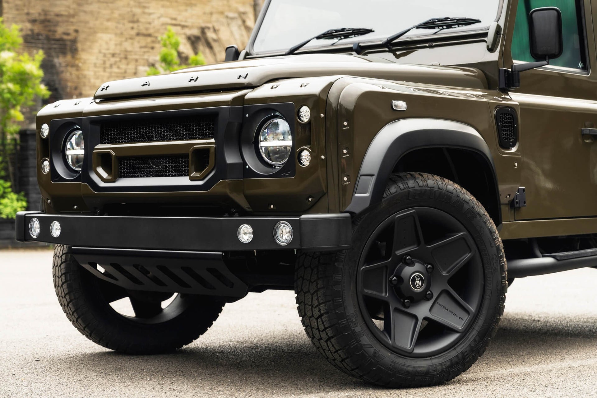 Land Rover Defender 90 2.2TDCi Gallery Image
