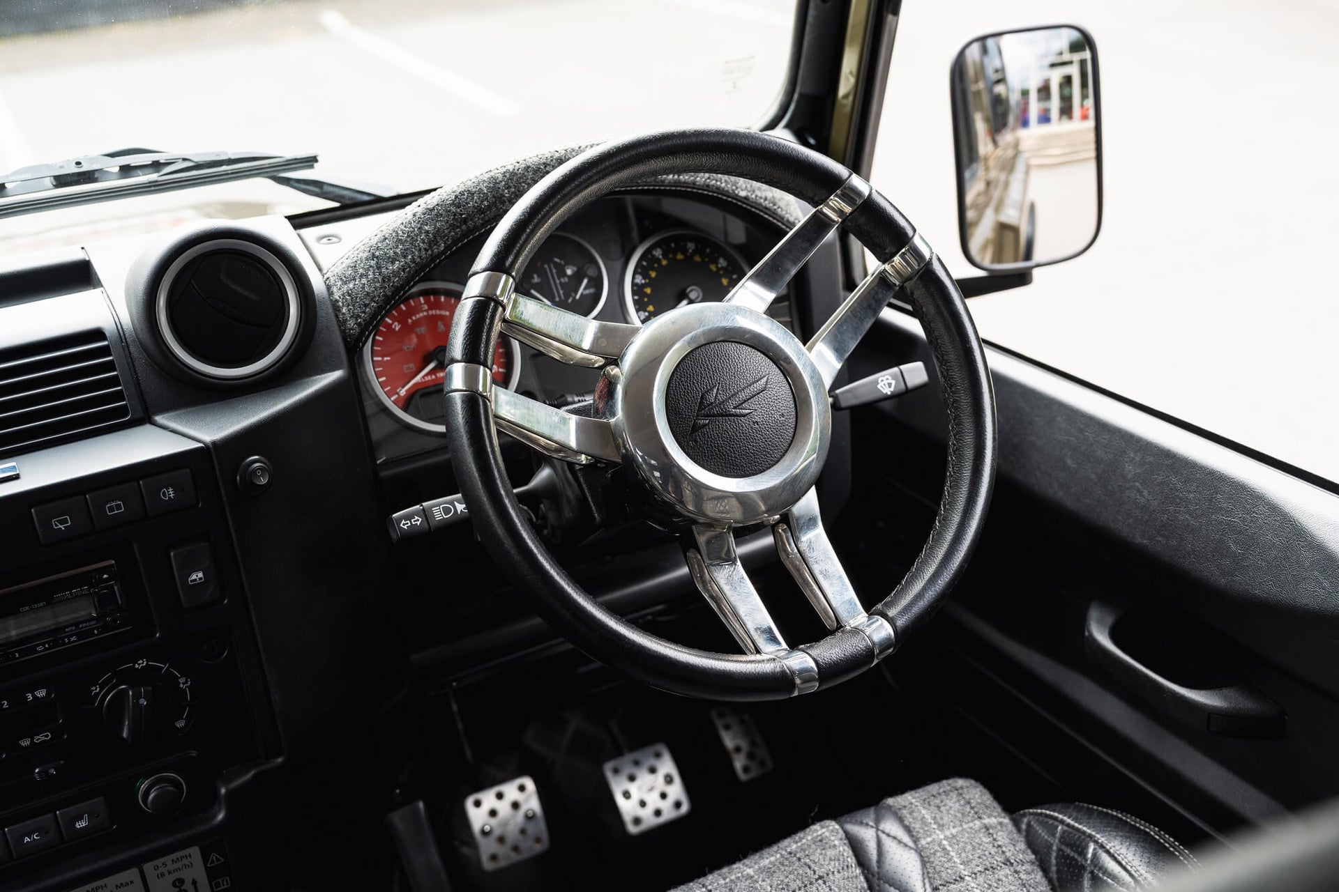 Land Rover Defender 90 2.2TDCi Gallery Image