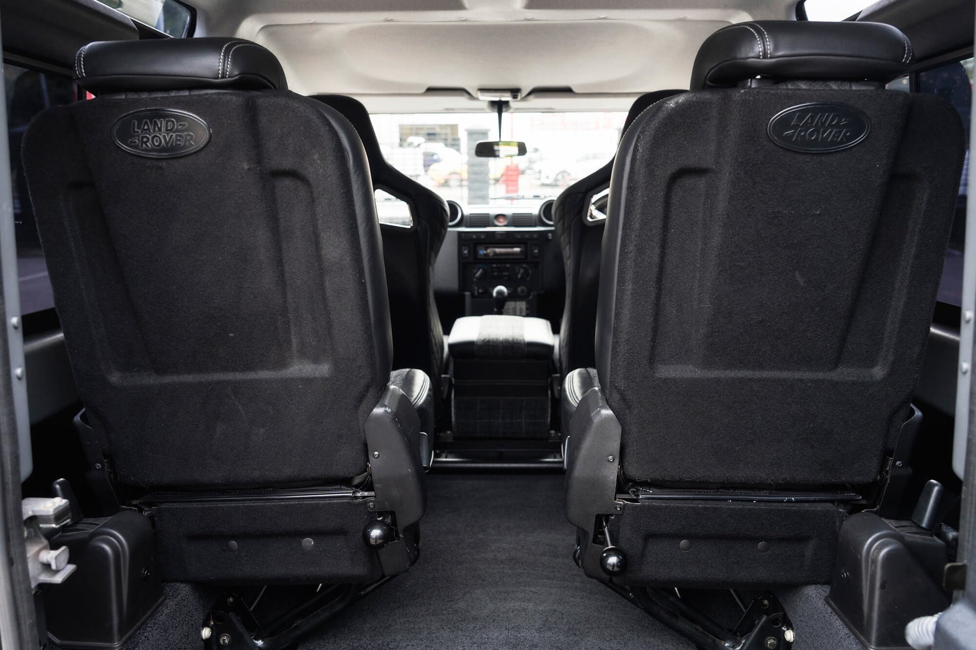 Land Rover Defender 90 2.2TDCi Gallery Image