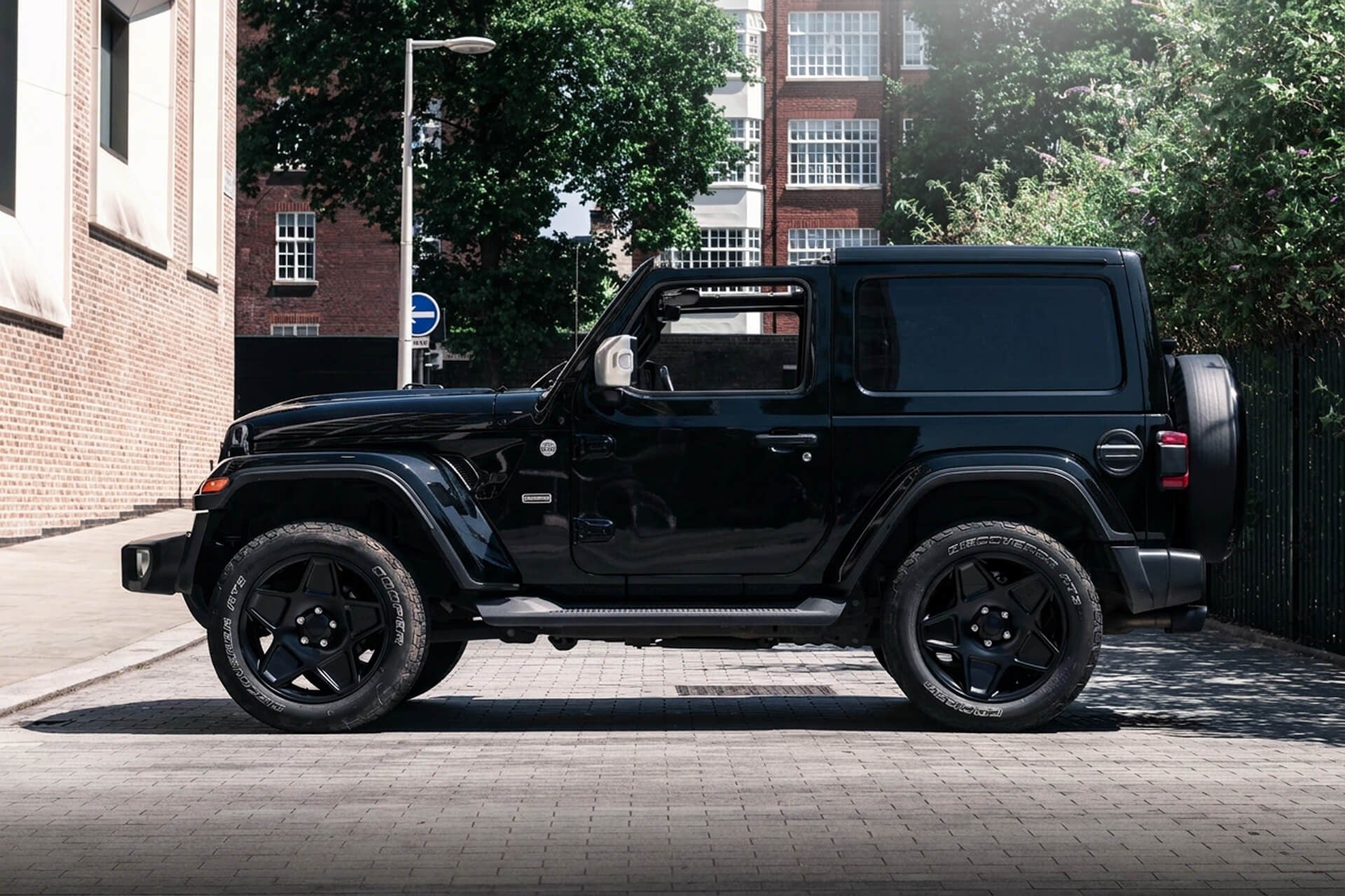 Jeep Wrangler Overland Gallery Image