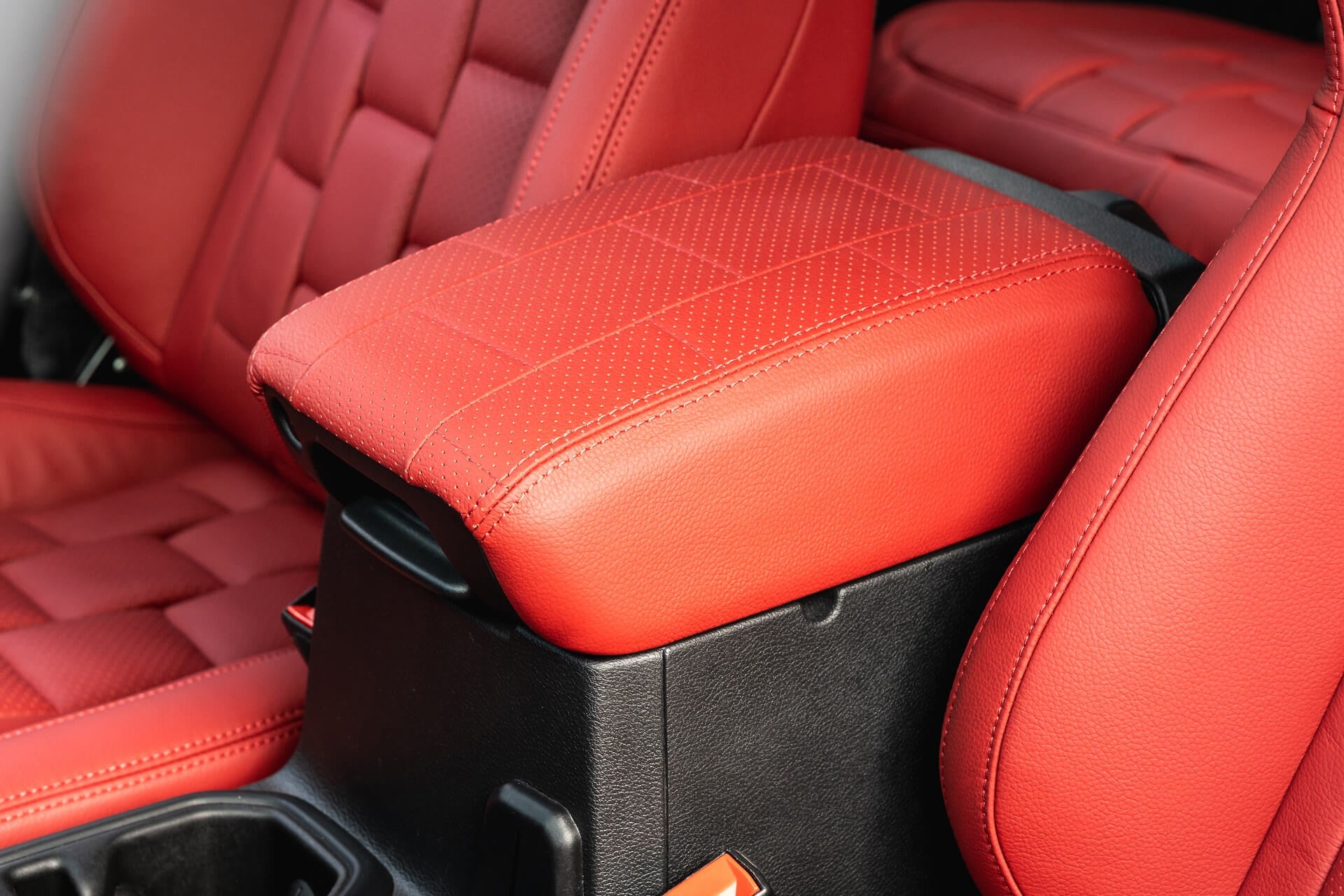 Jeep Wrangler Sahara Unlimited Gallery Image