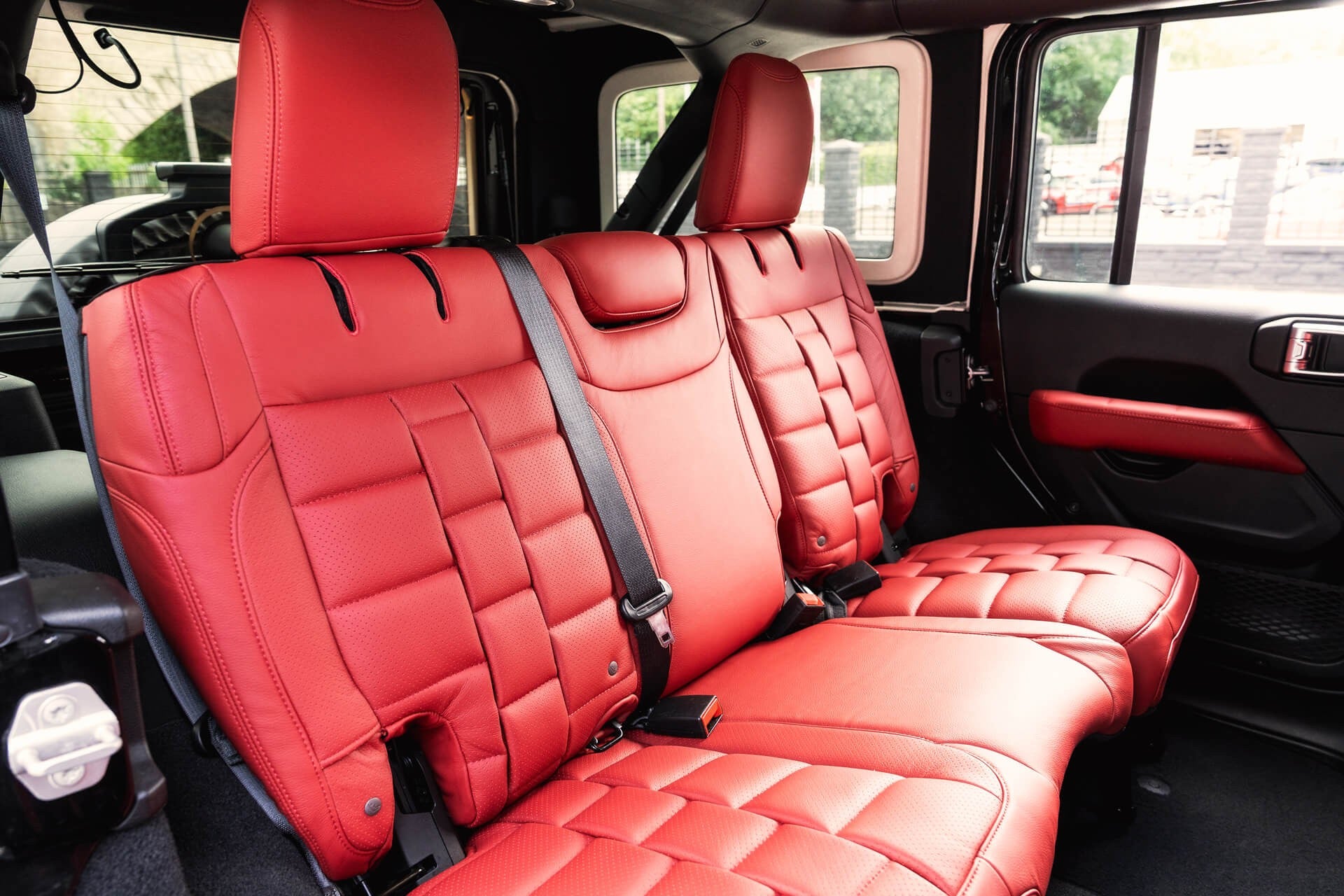 Jeep Wrangler Sahara Unlimited Gallery Image