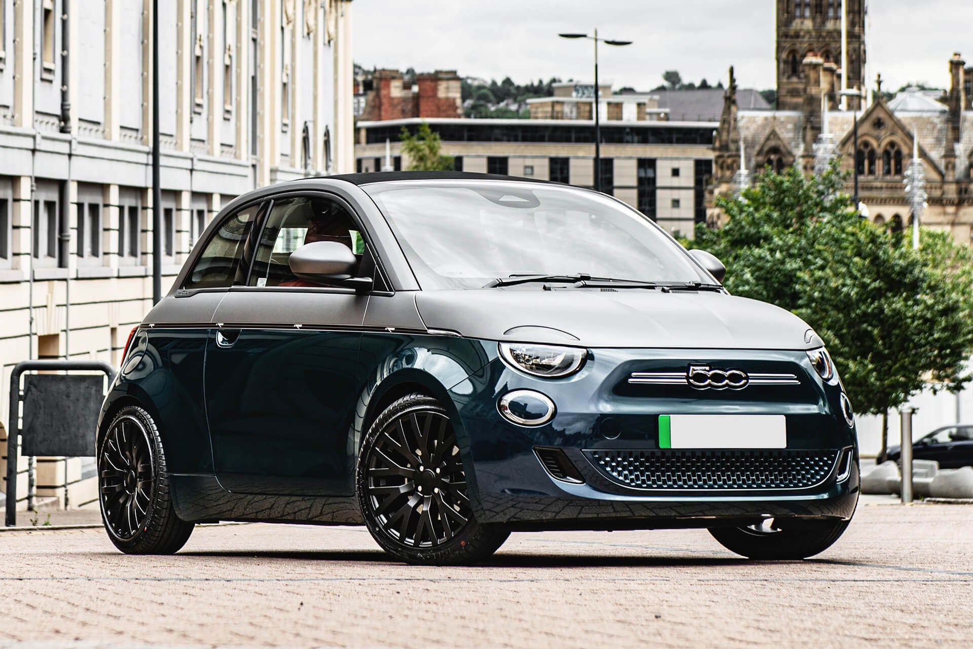 Fiat 500e C 42kWh Passion Convertible Designio by KAHN®