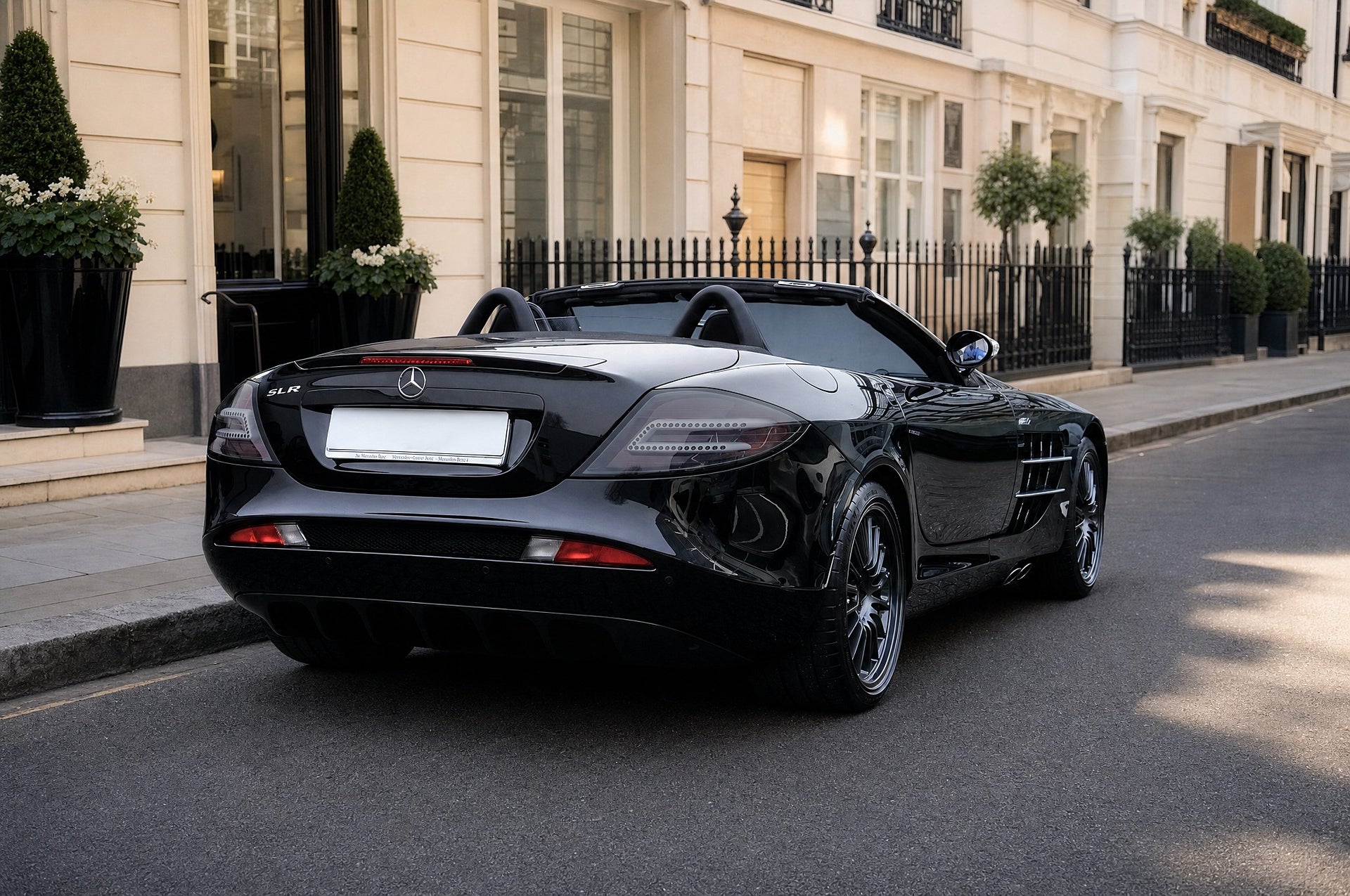 Mercedes-Benz SLR McLaren Gallery Image