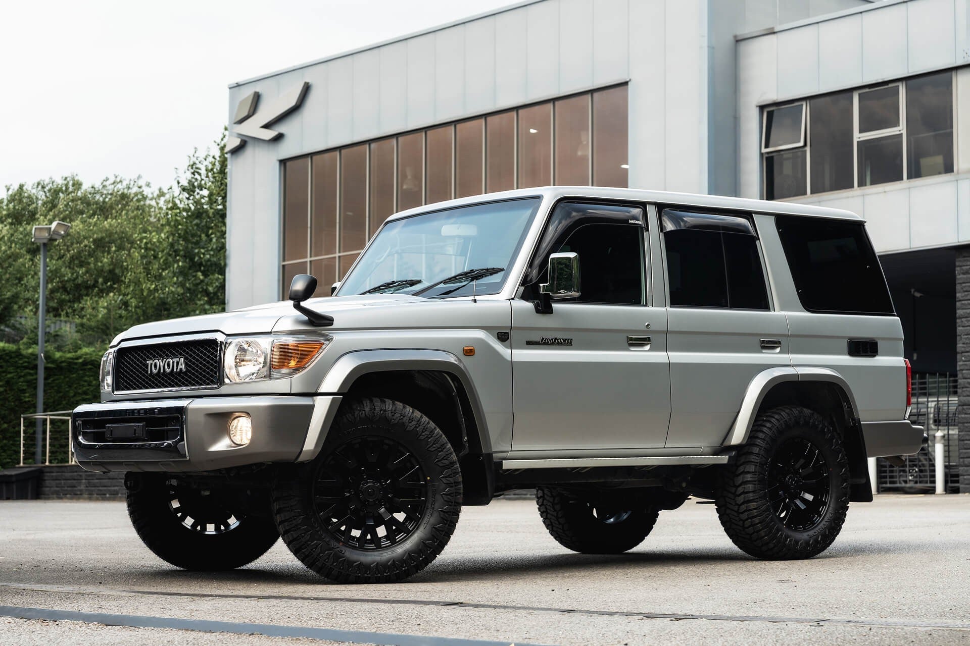 Toyota Land Cruiser