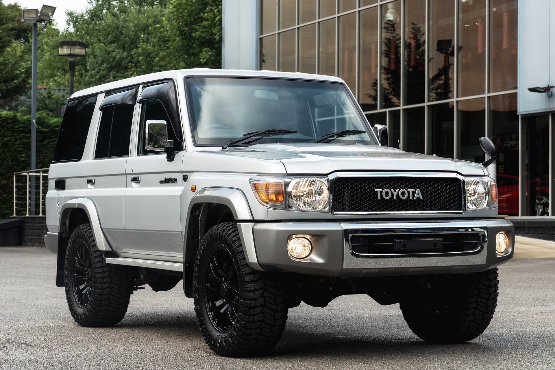 Toyota Land Cruiser