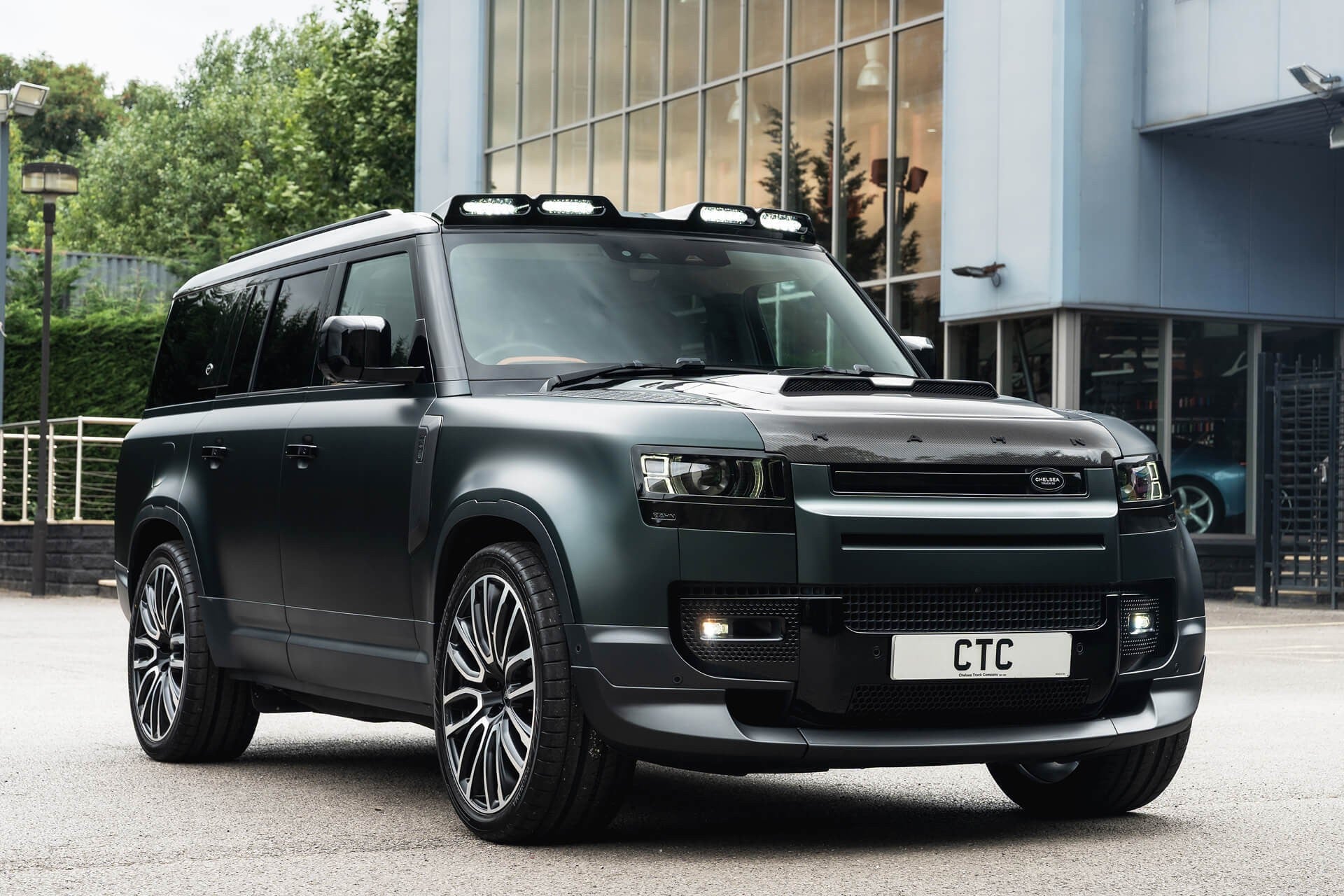 Land Rover Defender 130 P300 HSE (8 Seater)