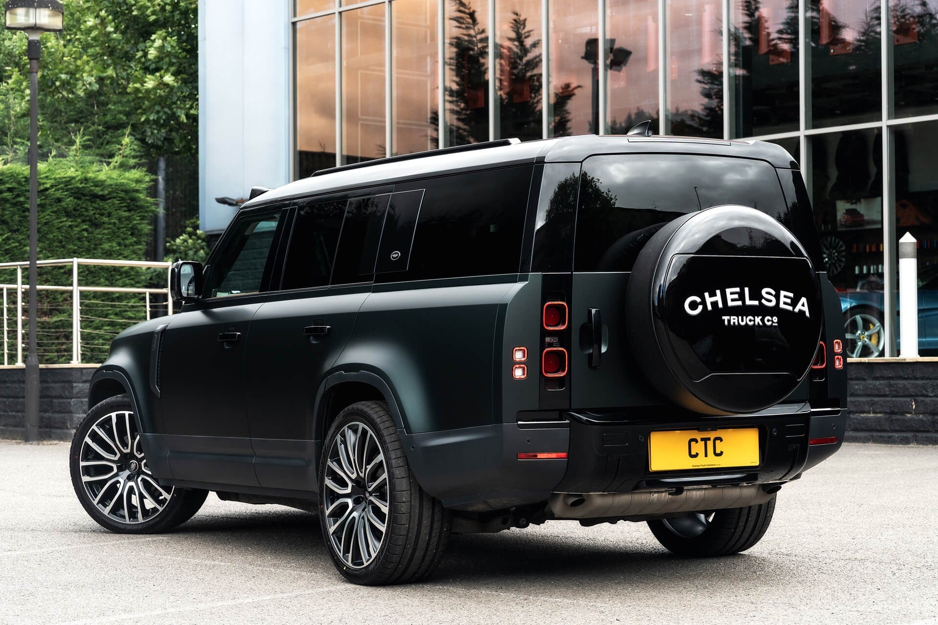 Land Rover Defender 130 P300 HSE (8 Seater)