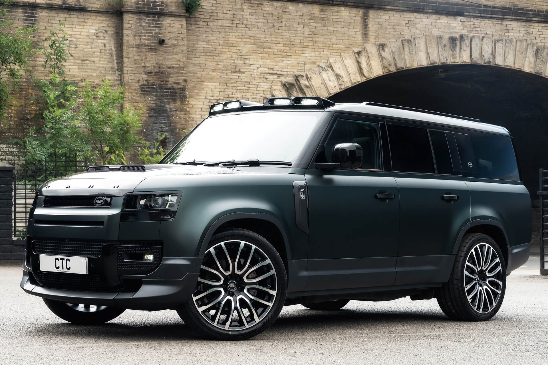Land Rover Defender 130 P300 HSE (8 Seater)