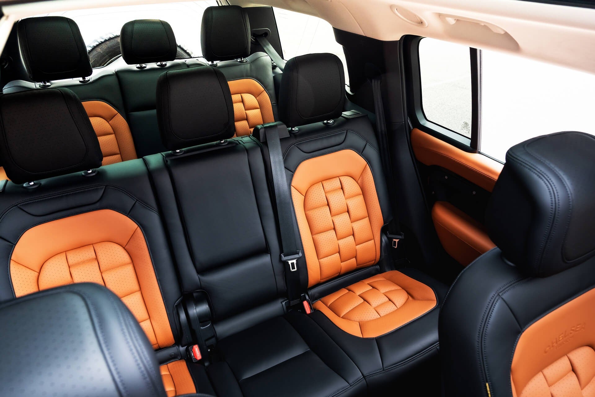 Land Rover Defender 130 P300 HSE (8 Seater)