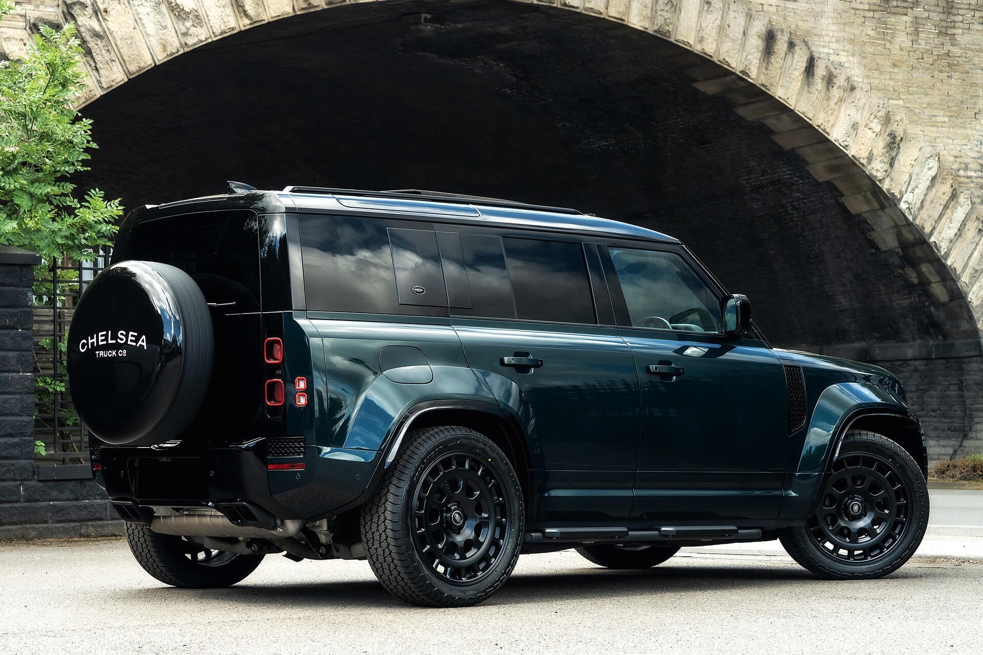Land Rover Defender 110 P400
