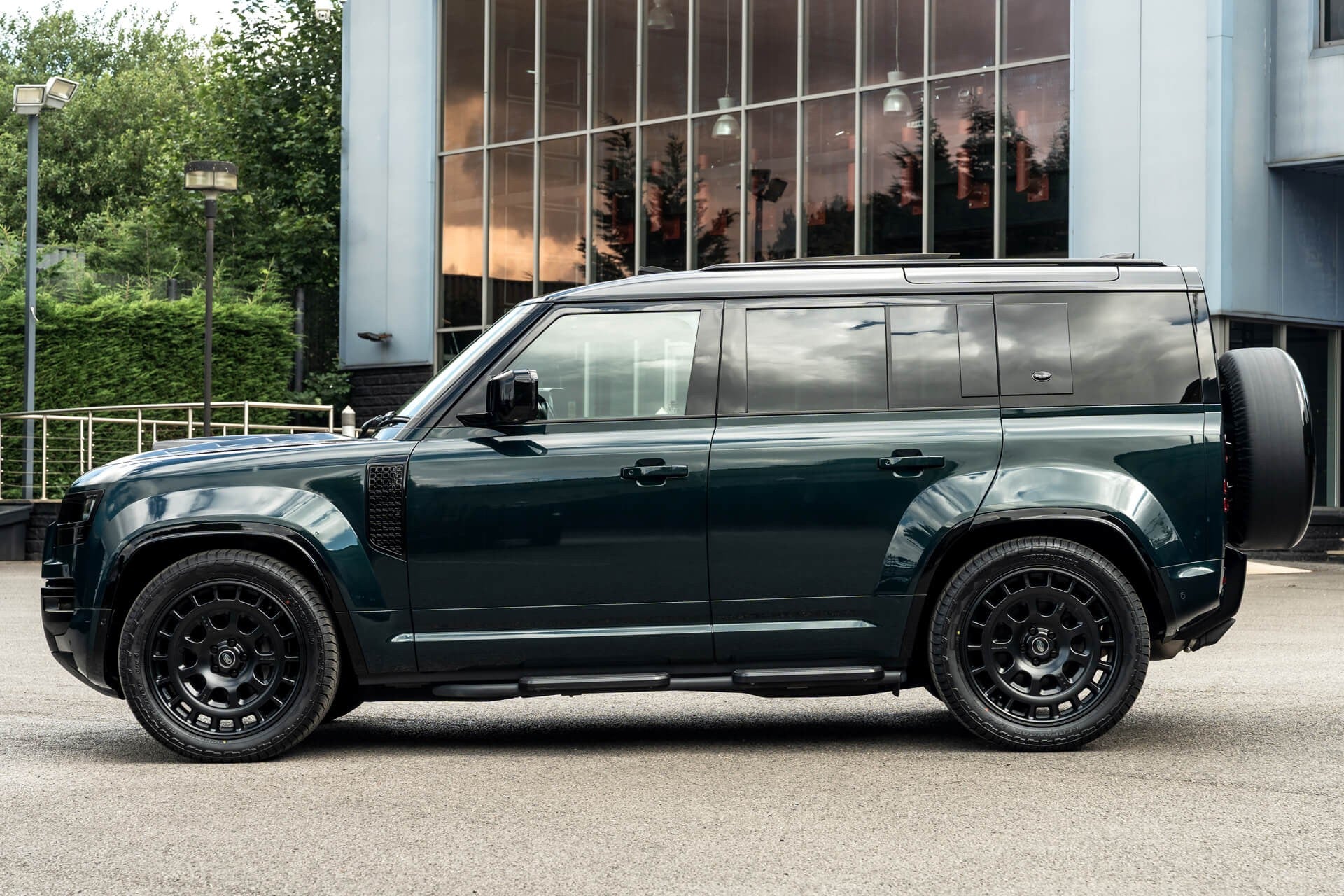 Land Rover Defender 110 P400