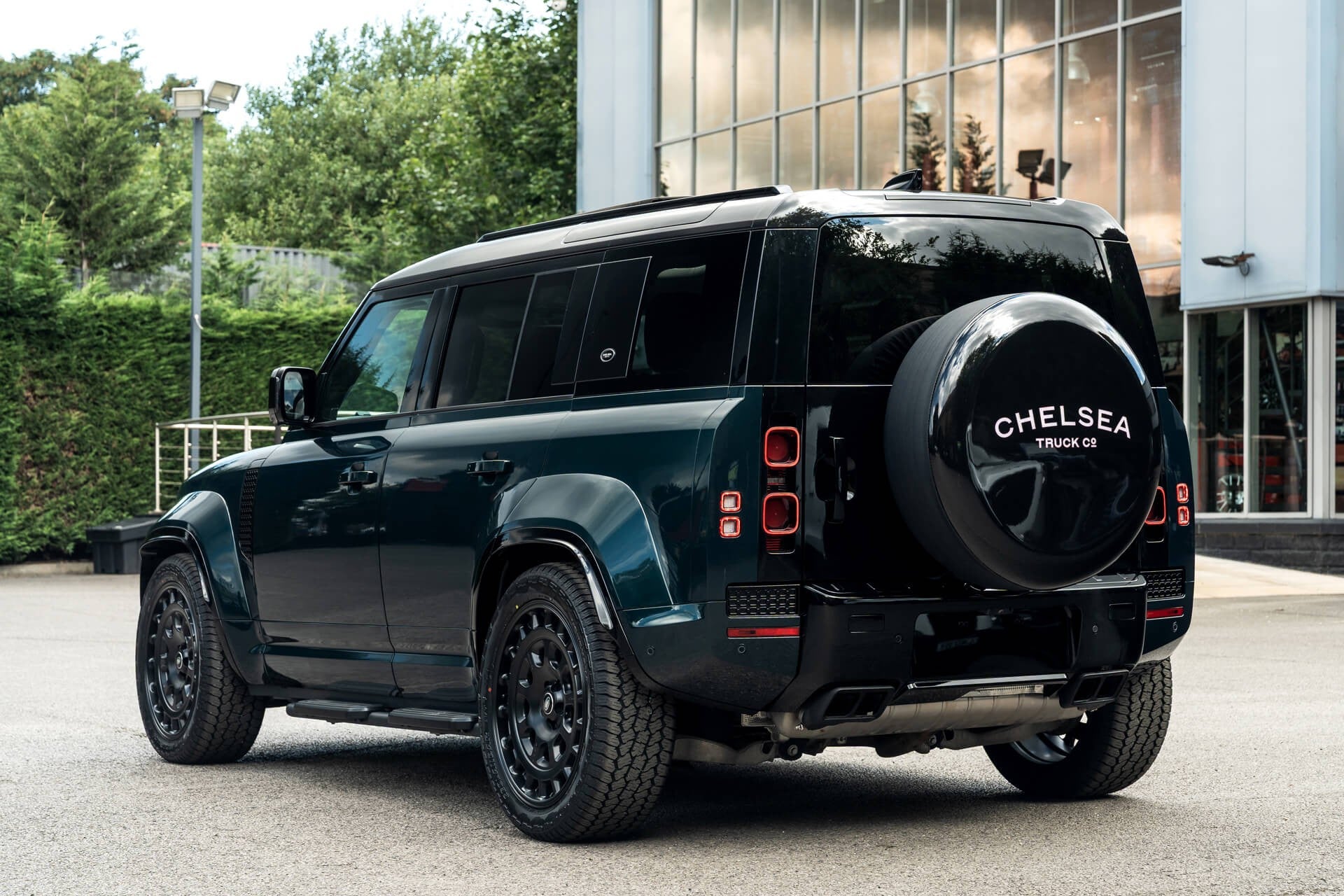 Land Rover Defender 110 P400