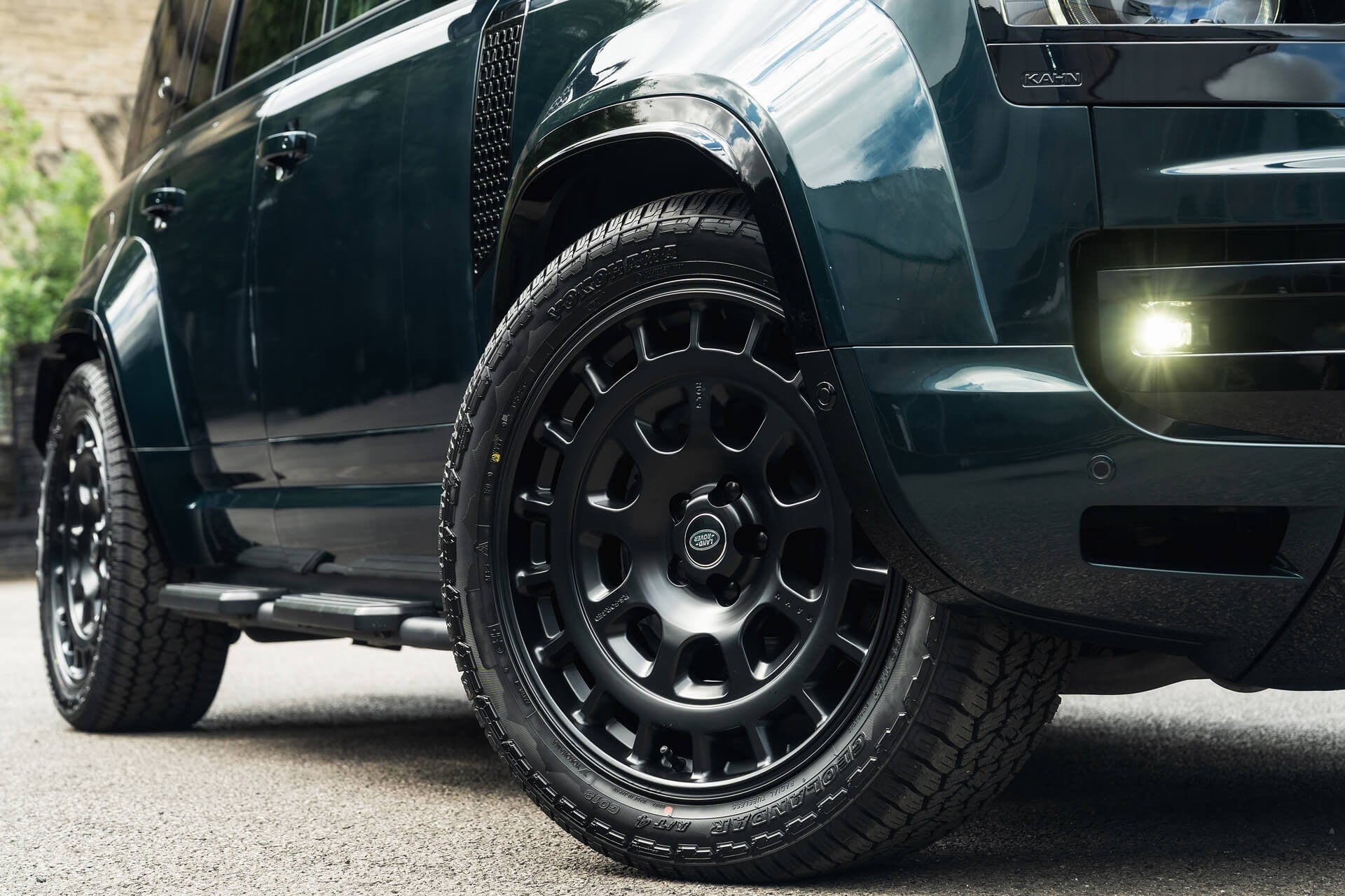 Land Rover Defender 110 P400