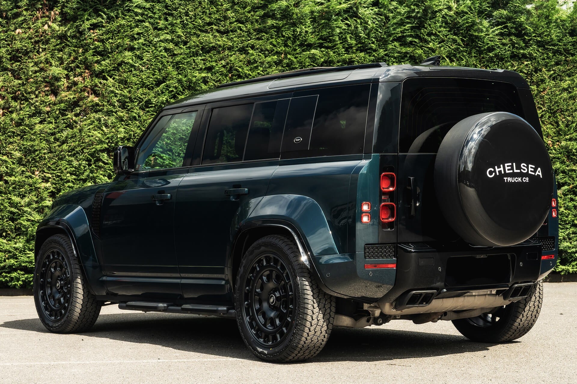 Land Rover Defender 110 P400