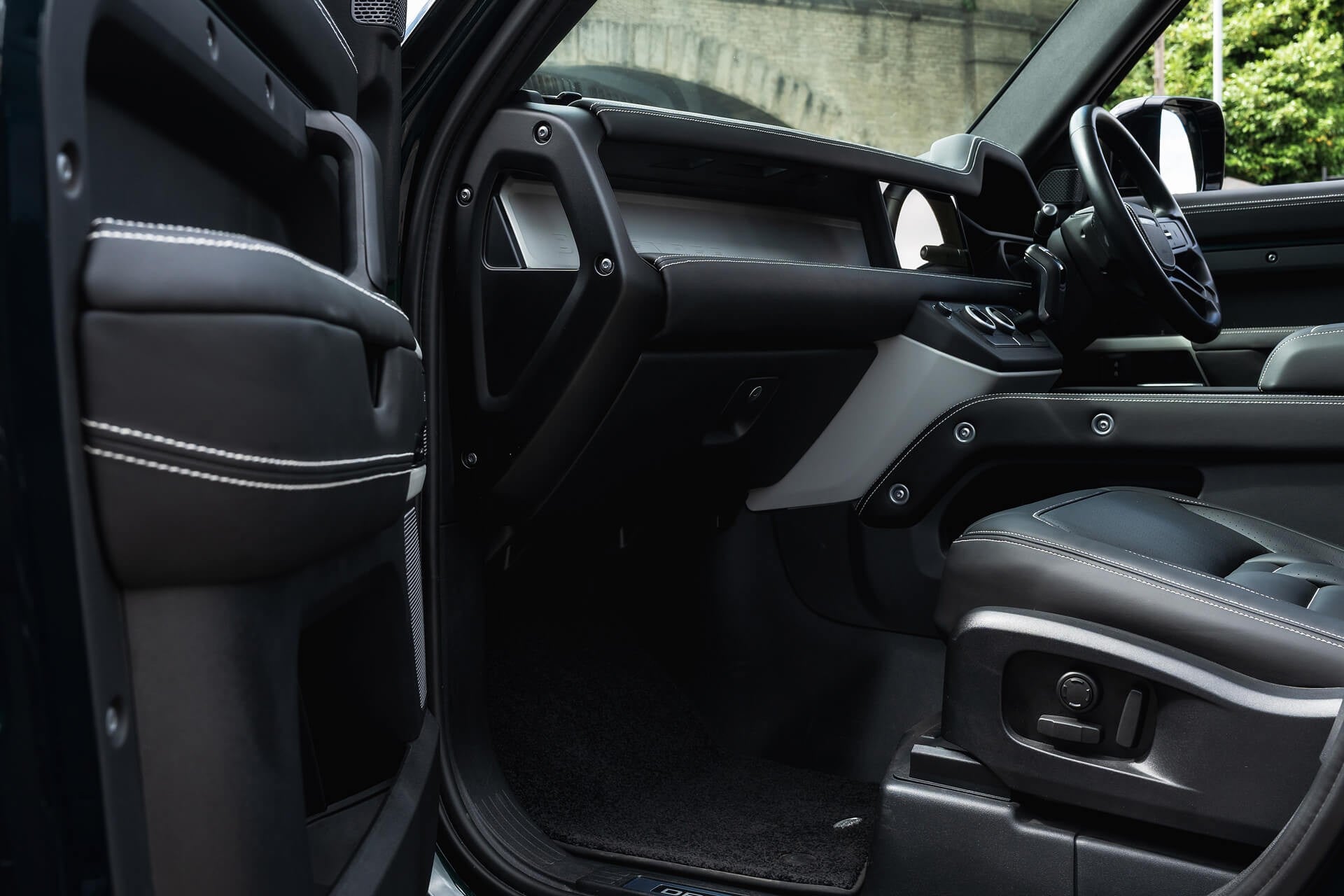 Land Rover Defender 110 P400