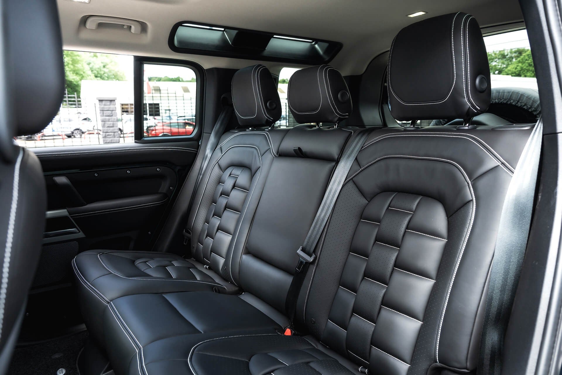 Land Rover Defender 110 P400