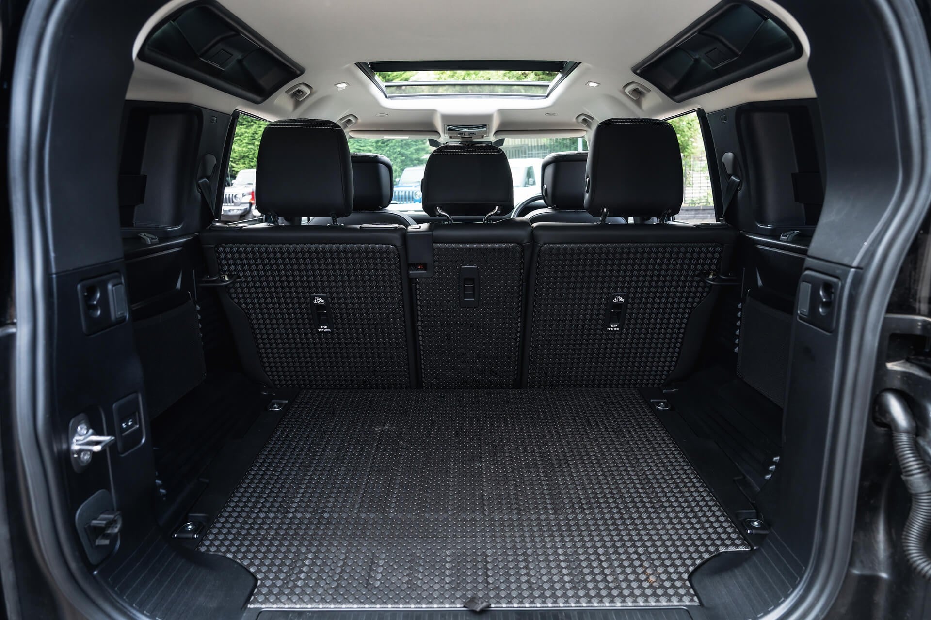 Land Rover Defender 110 P400