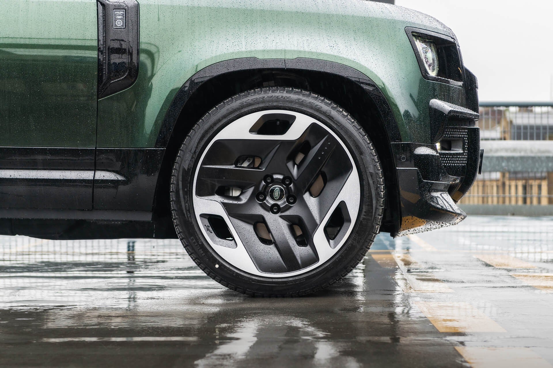 Land Rover Defender 110 P425 V8 X