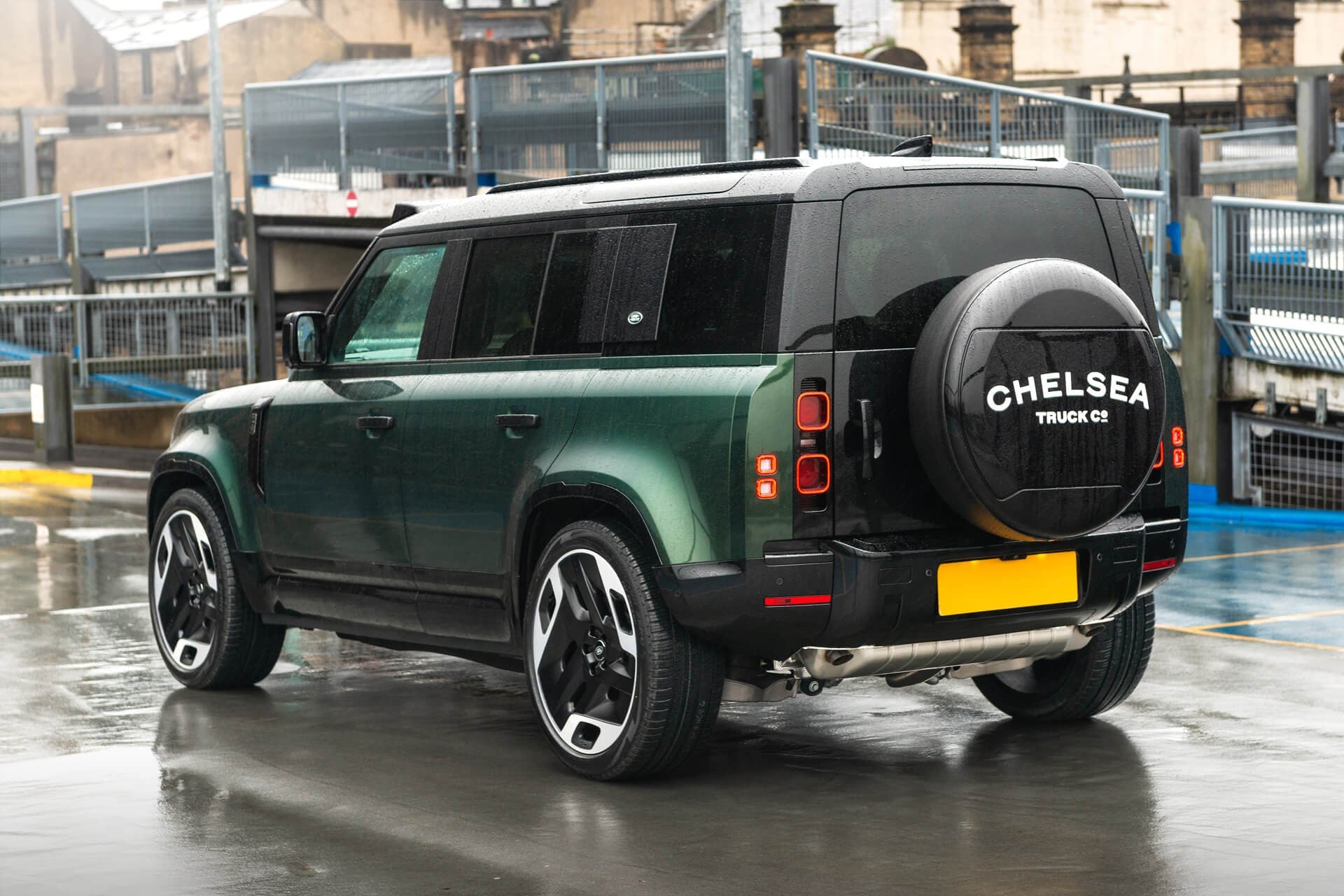Land Rover Defender 110 P425 V8 X