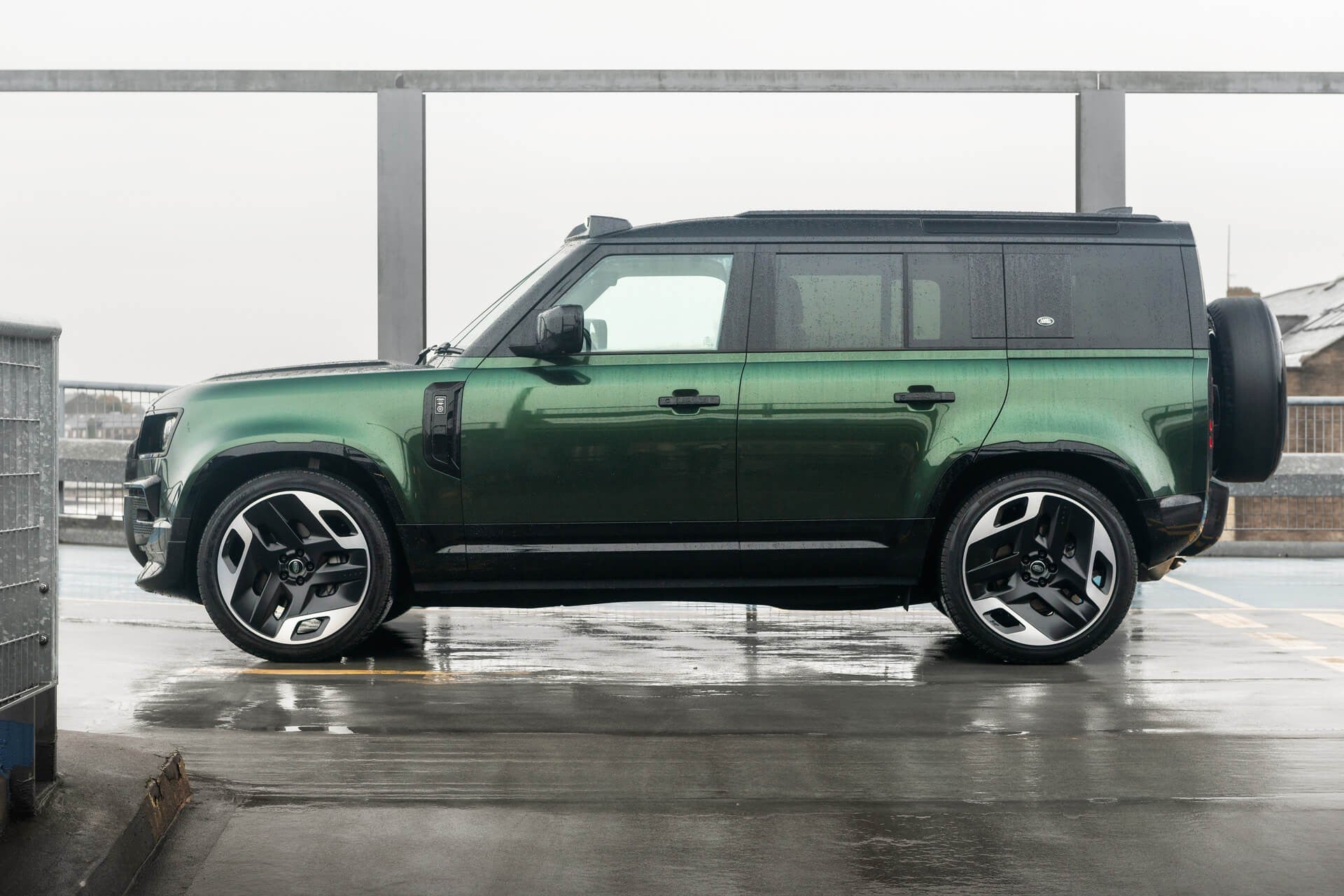 Land Rover Defender 110 P425 V8 X