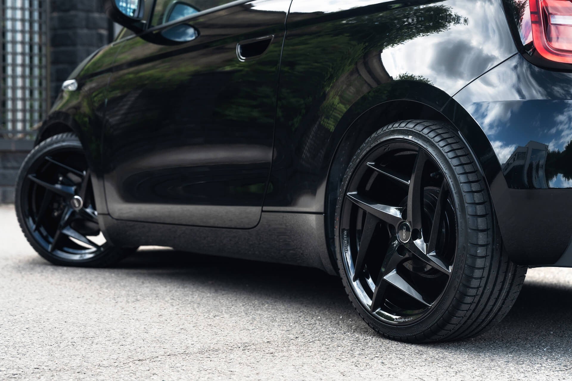 Fiat 500e 42kWh RED Designio by KAHN®