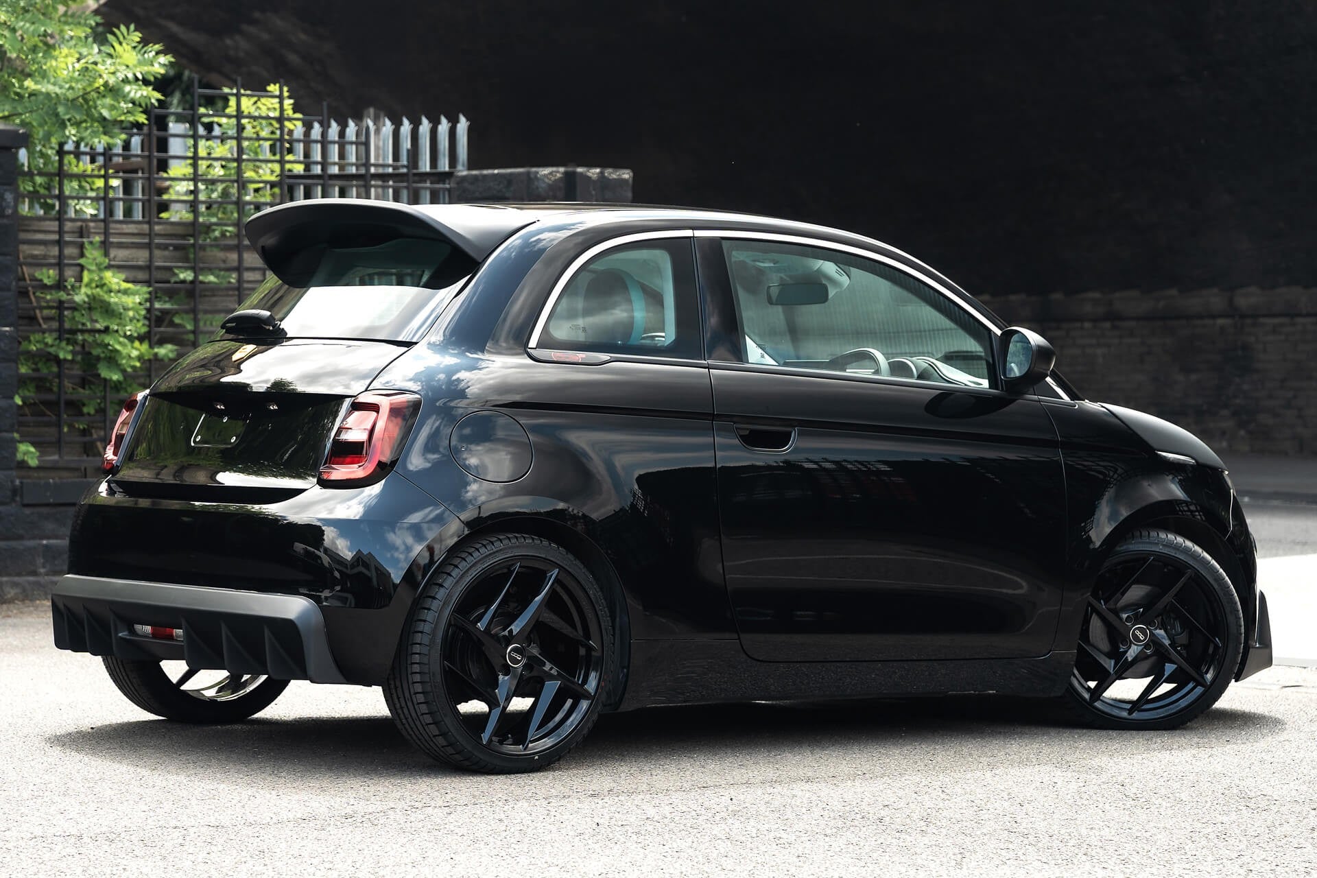 Fiat 500e 42kWh RED Designio by KAHN®
