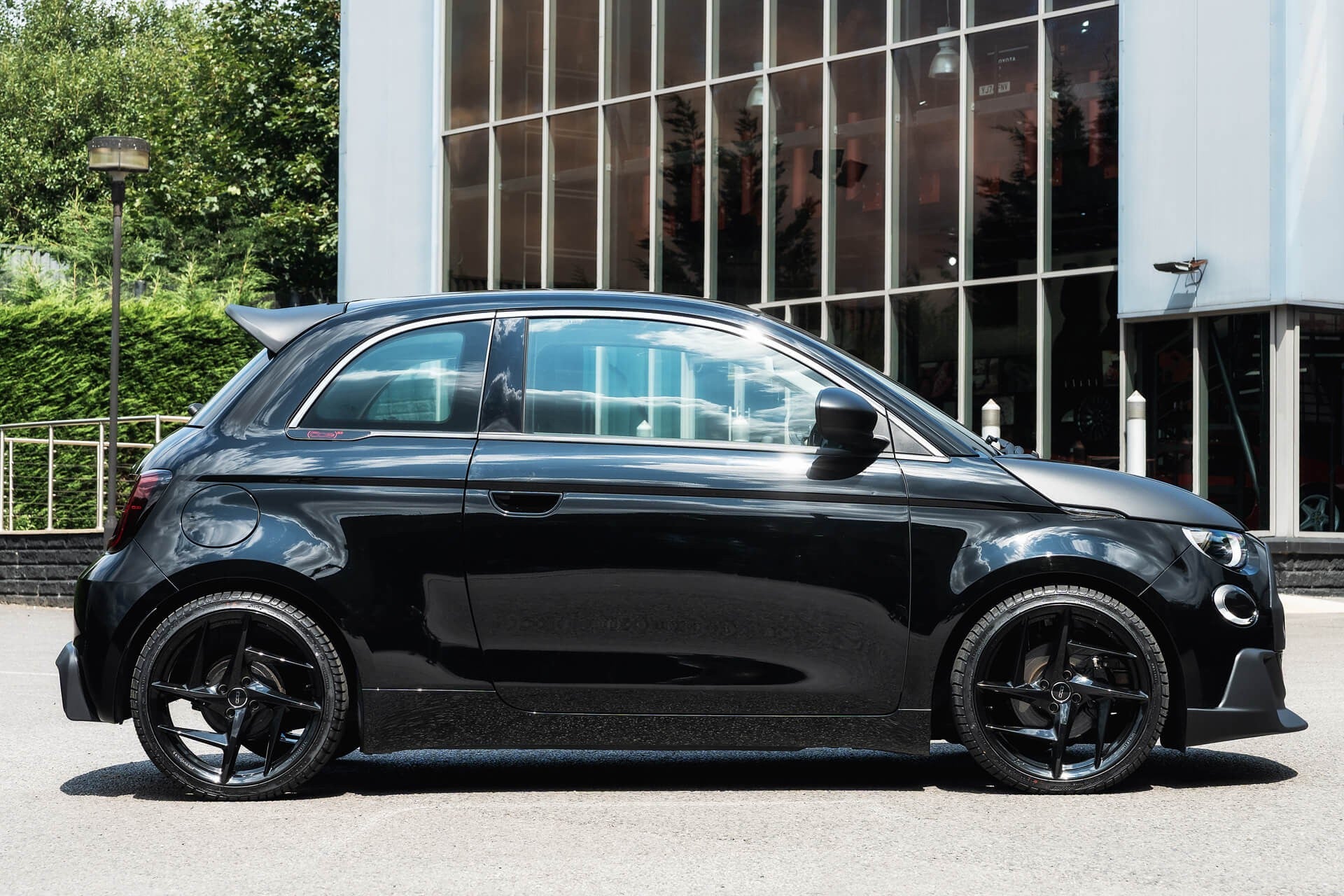 Fiat 500e 42kWh RED Designio by KAHN®