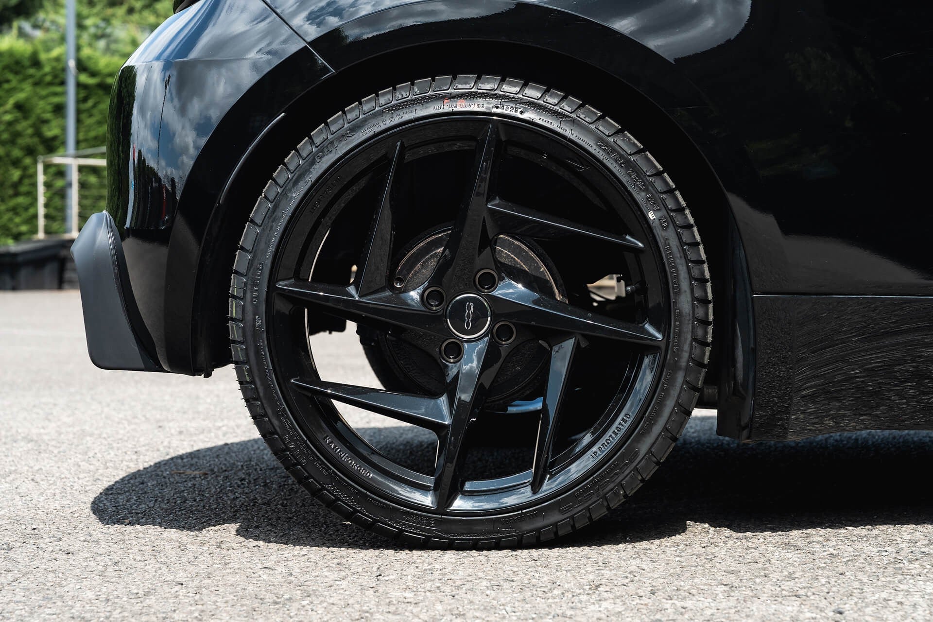 Fiat 500e 42kWh RED Designio by KAHN®