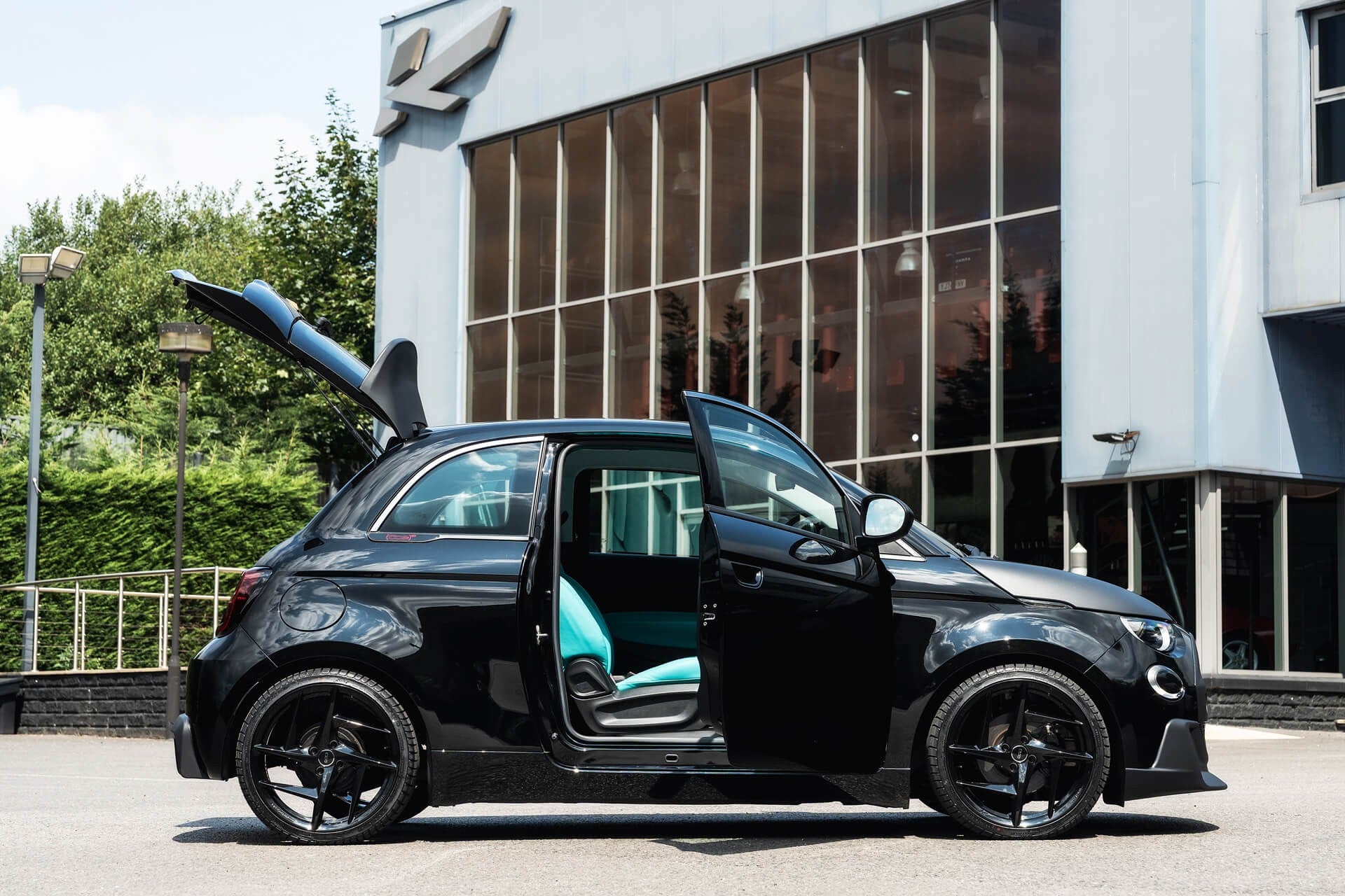 Fiat 500e 42kWh RED Designio by KAHN®