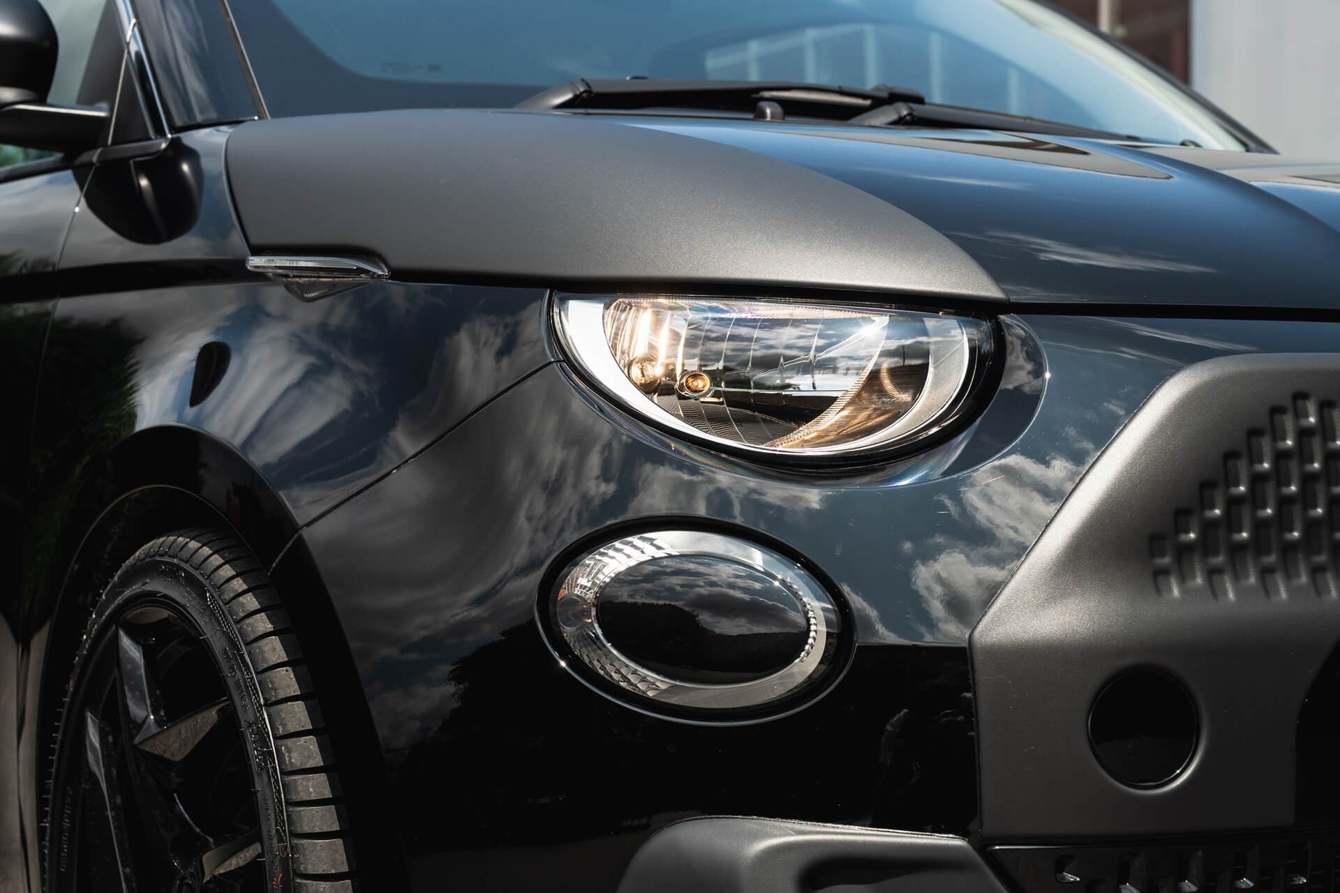Fiat 500e 42kWh RED Designio by KAHN®