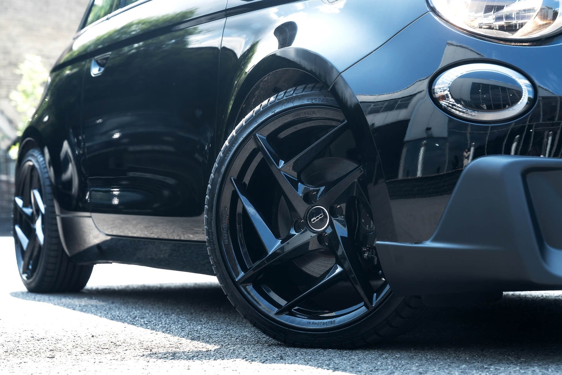 Fiat 500e 42kWh RED Designio by KAHN®