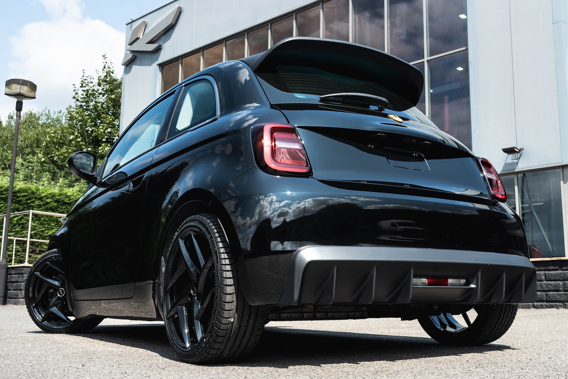 Fiat 500e 42kWh RED Designio by KAHN®