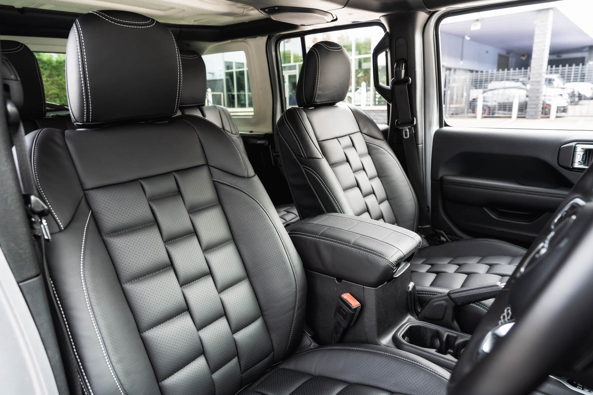 Jeep Wrangler 2.0 GME Sahara Unlimited - Open Sky Roof