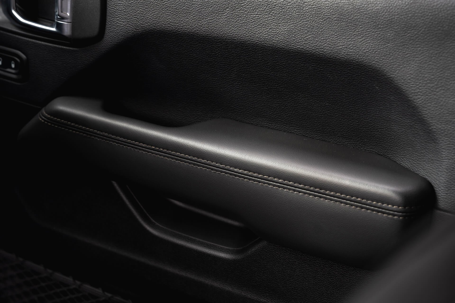 Jeep Wrangler 2.0 GME Sahara Unlimited - Open Sky Roof