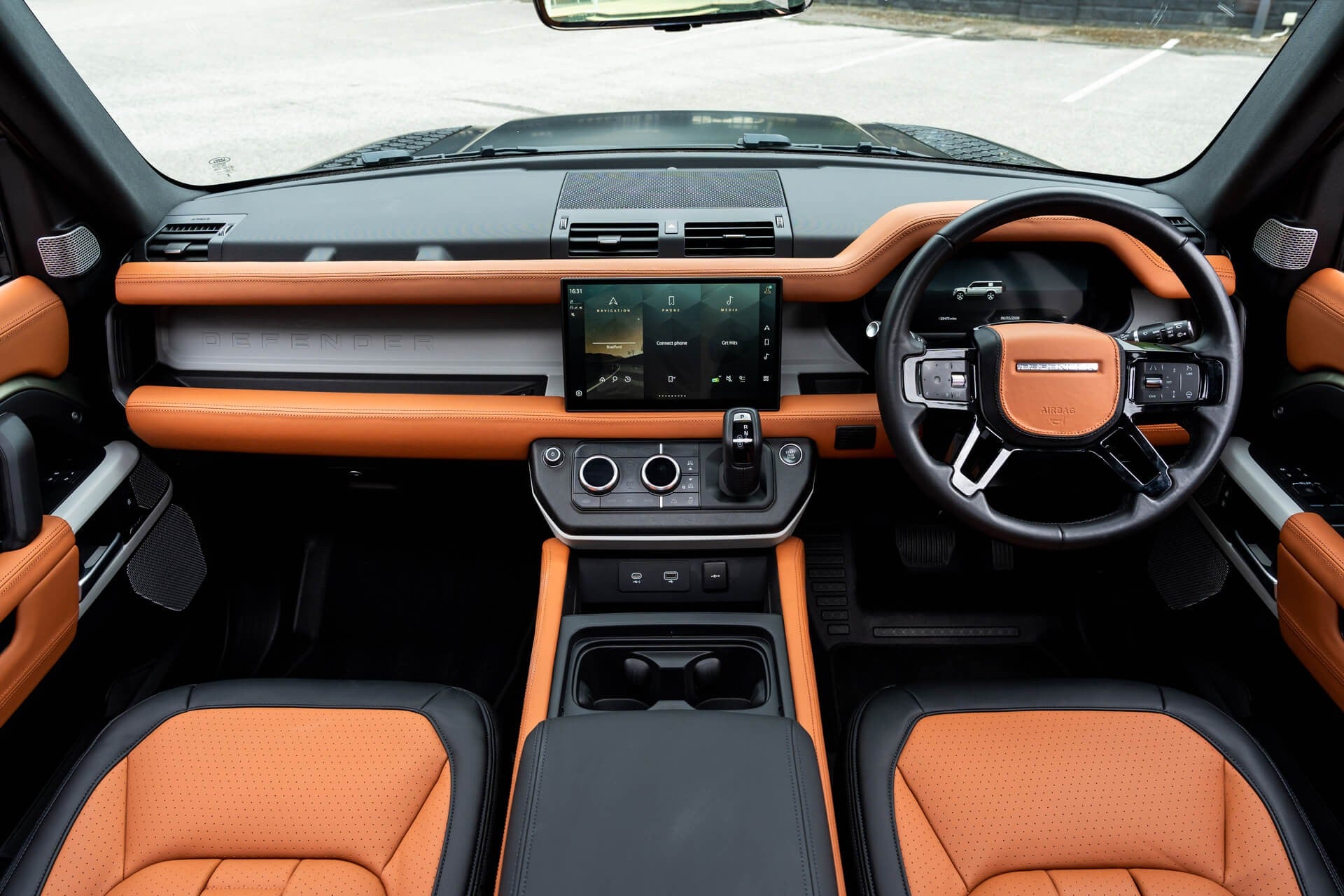 Land Rover Defender 110 P400 7 Seater