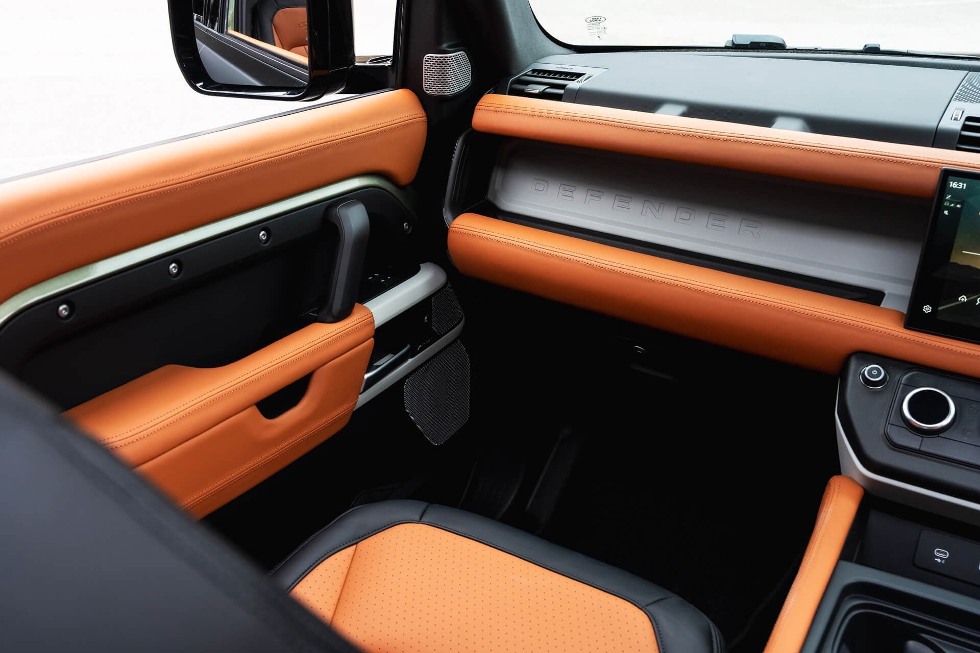 Land Rover Defender 110 P400 7 Seater