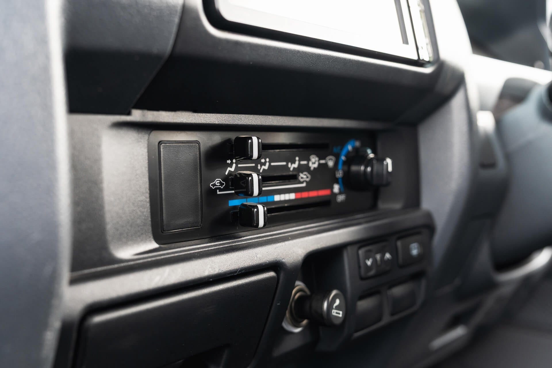 Toyota Land Cruiser 70 Series Gallery Image