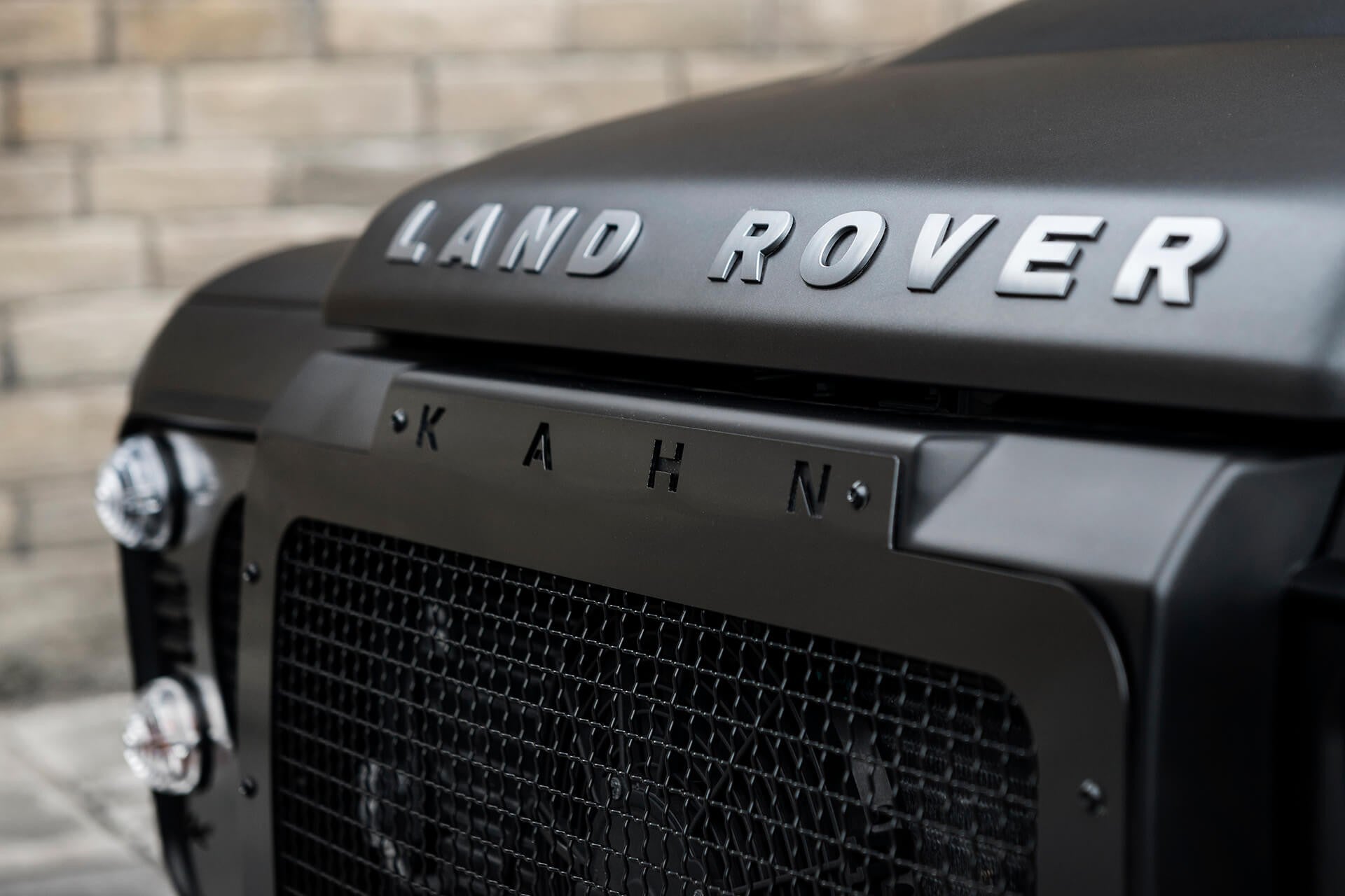 Land Rover Defender 110 XS 2.2TDci & Seater Gallery Image