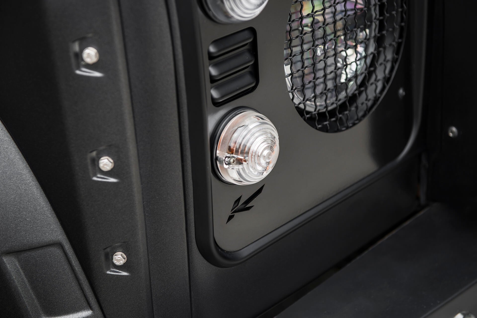 Land Rover Defender 110 XS 2.2TDci & Seater Gallery Image