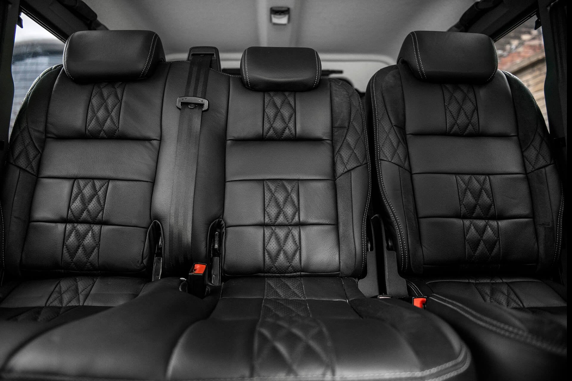 Land Rover Defender 110 XS 2.2TDci & Seater Gallery Image