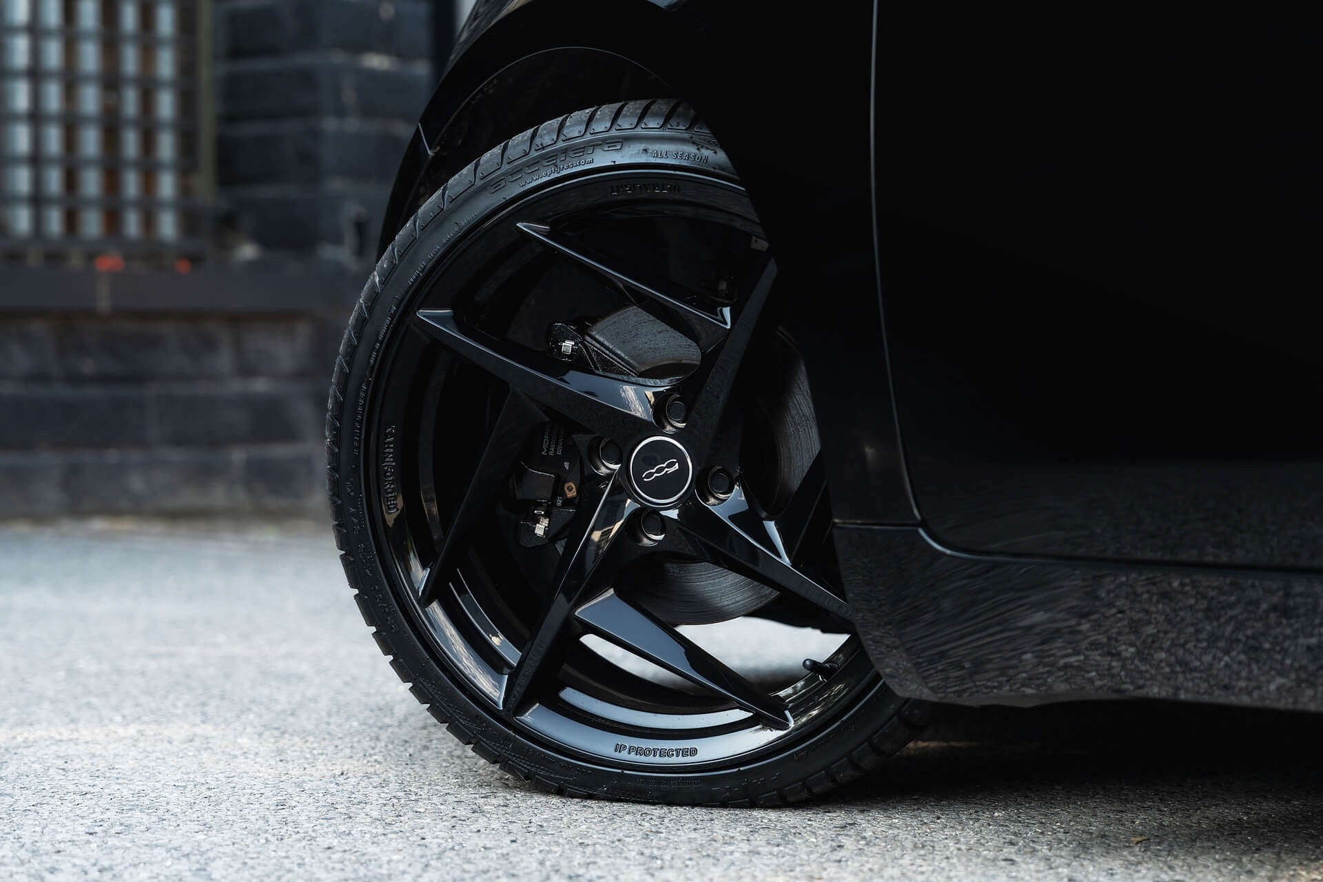 Fiat 500e 42kWh RED Designio by KAHN®