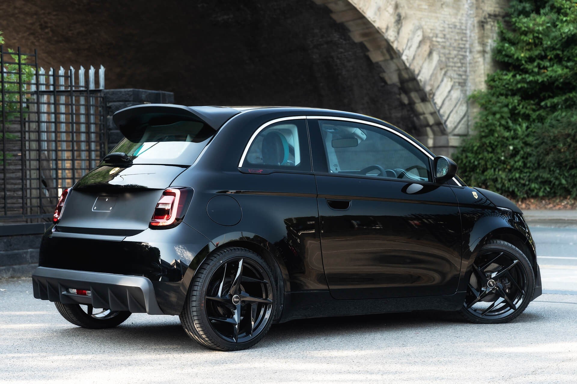 Fiat 500e 42kWh RED Designio by KAHN®